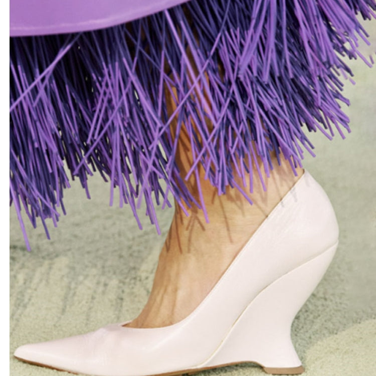 Summer New High Heels Thick Sole Thick Heel Lacquer Leather Shallow Mouth Pointed Fashion Sexy Women's Oversized Shoes 530-white