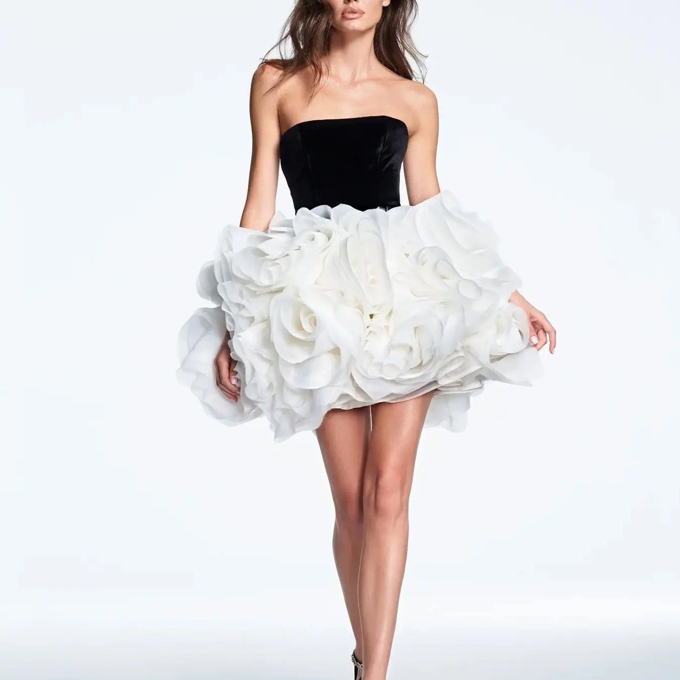 2025 White Falbala Strapless Puffy Mini Dress Sweet Woman Birthday Party Vestido Stage Performance Costume