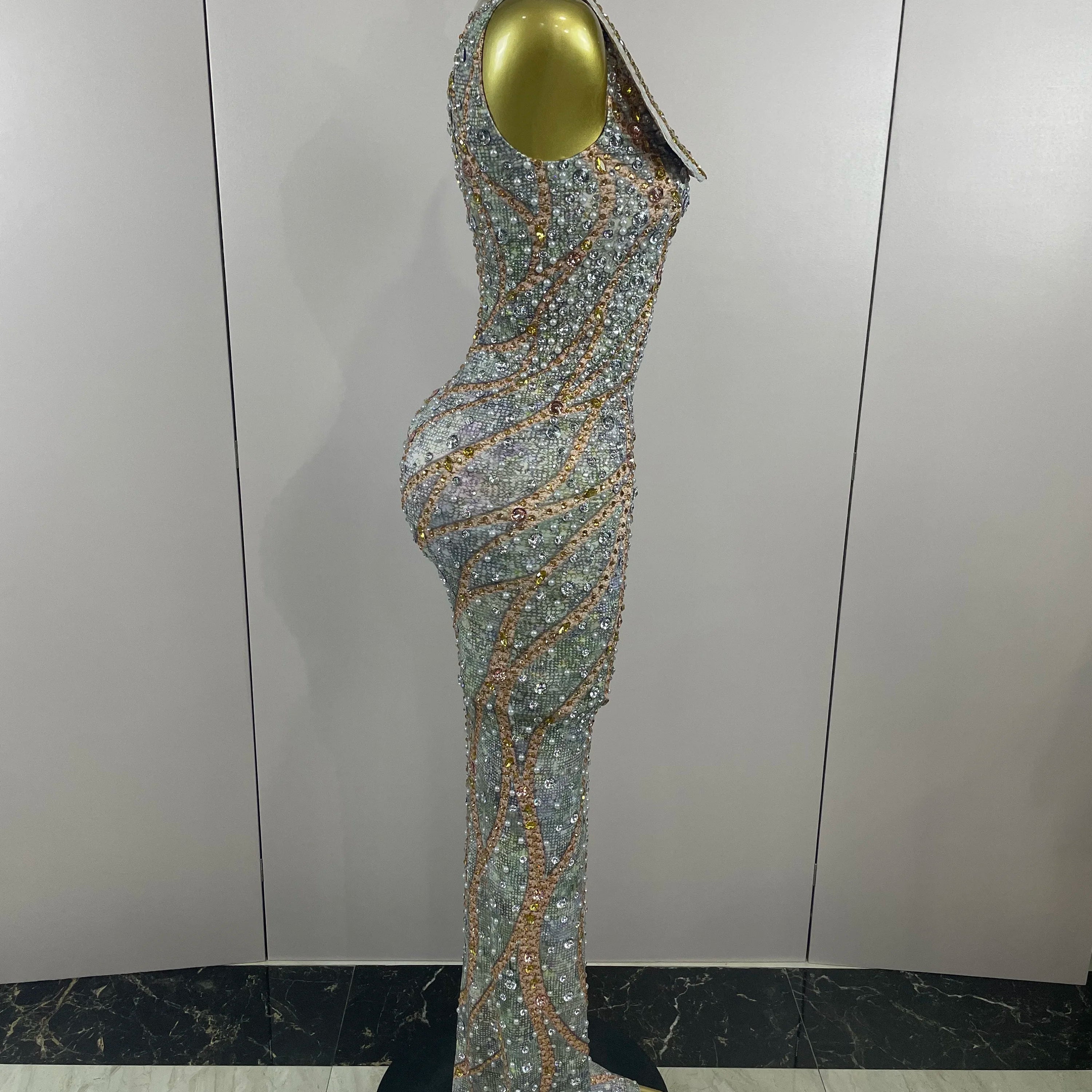 2025 Luxury Crystals Diamonds Slit elegant Sheath Fishtail Dress Women Sexy Evening Party Performance Photoshoot Stage Dress
