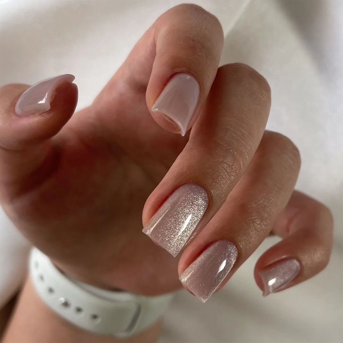 24Pcs Short Square Press on Fake Nails Simple Gradient White Nude Pink False Nails Wearable French Full Cover Nail Art Tips 3547