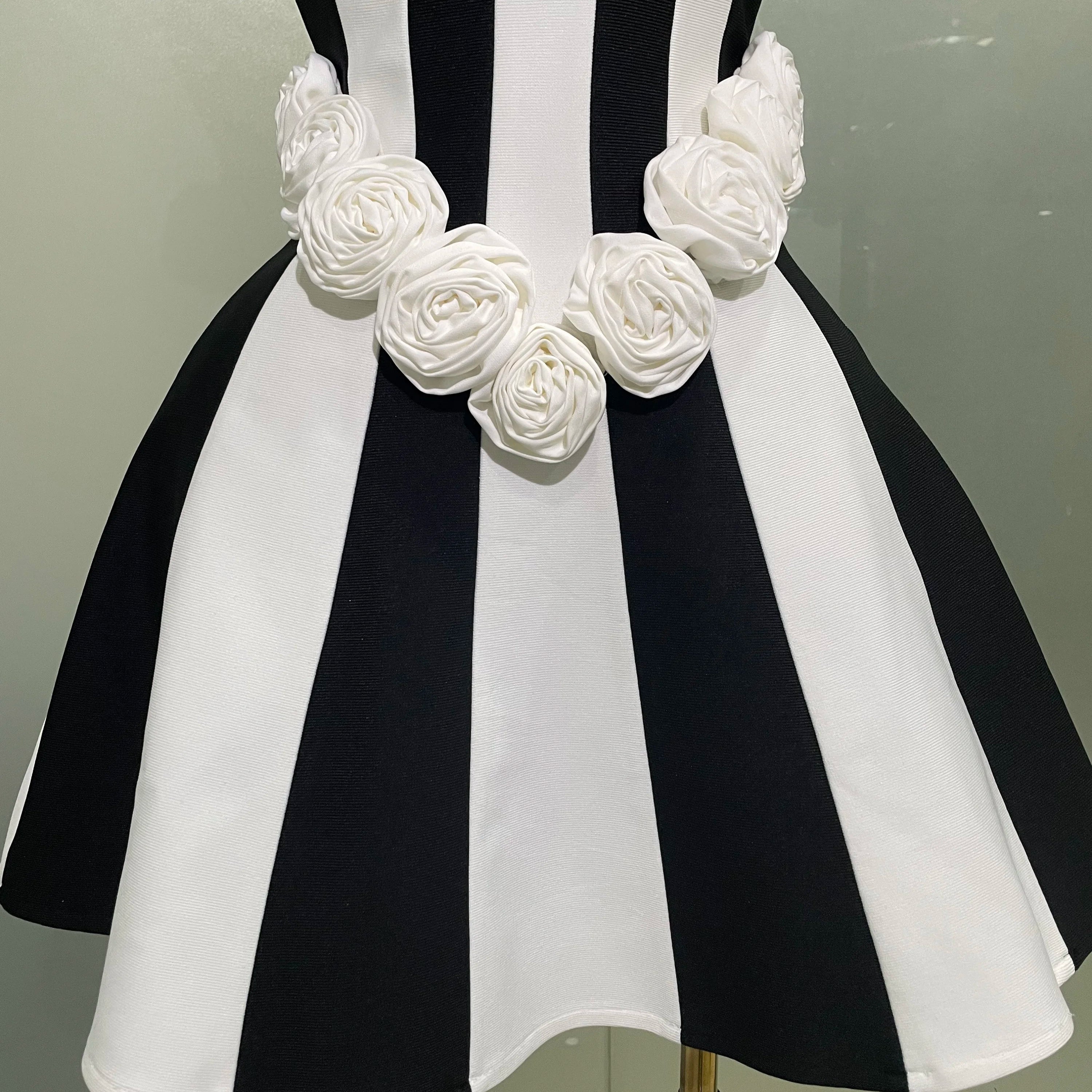 2025New Women Flower Decoration Strapless Black White Stripe Bandage Short Dress Cocktail Party Elegant Evening Club Party Dress