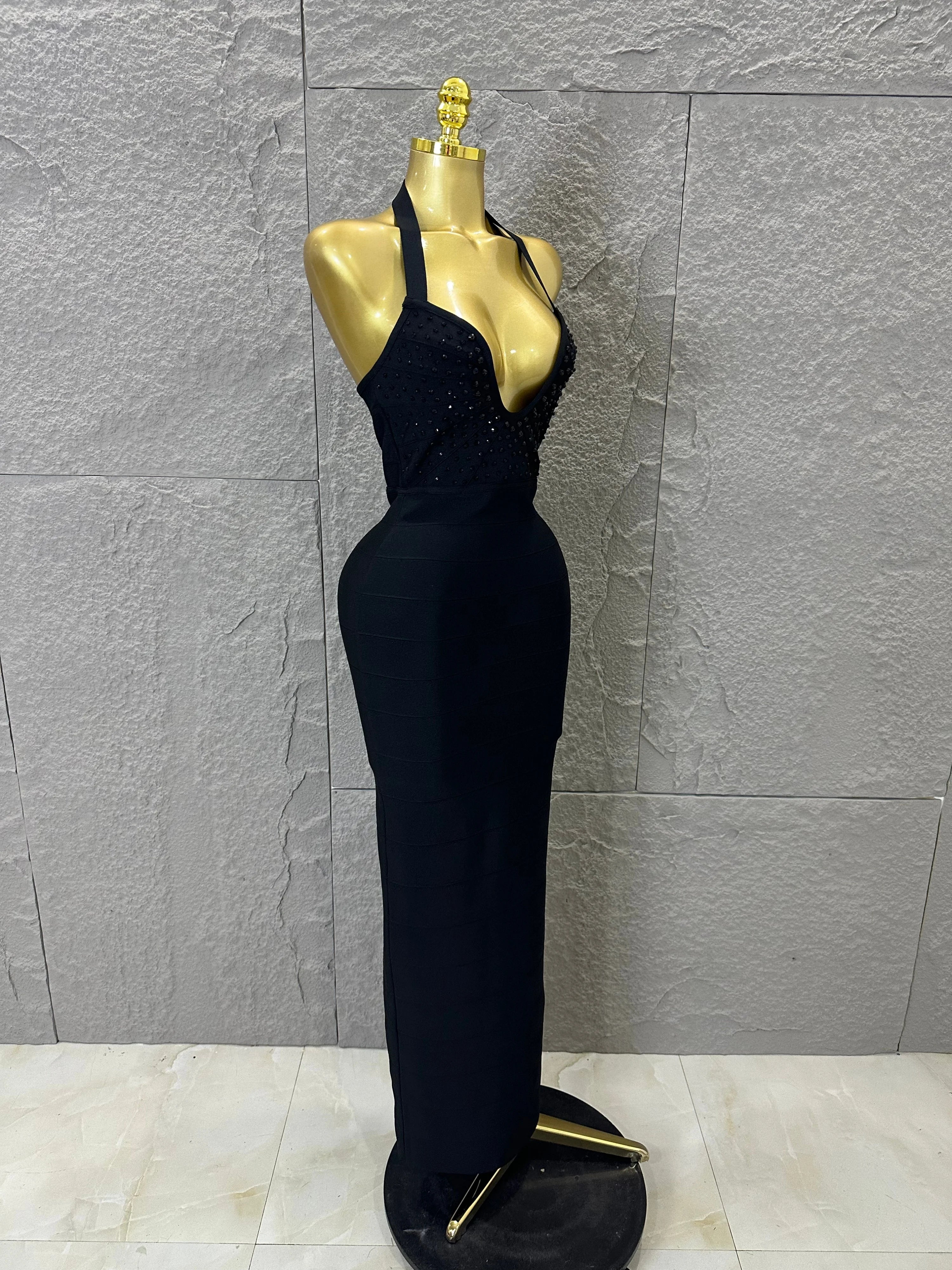 Elegant Black Plunge Halter Neck Dress Sparkle Beaded Top Fitted Mermaid Floor Length Evening Banquet Formal Dinner Event Outfit