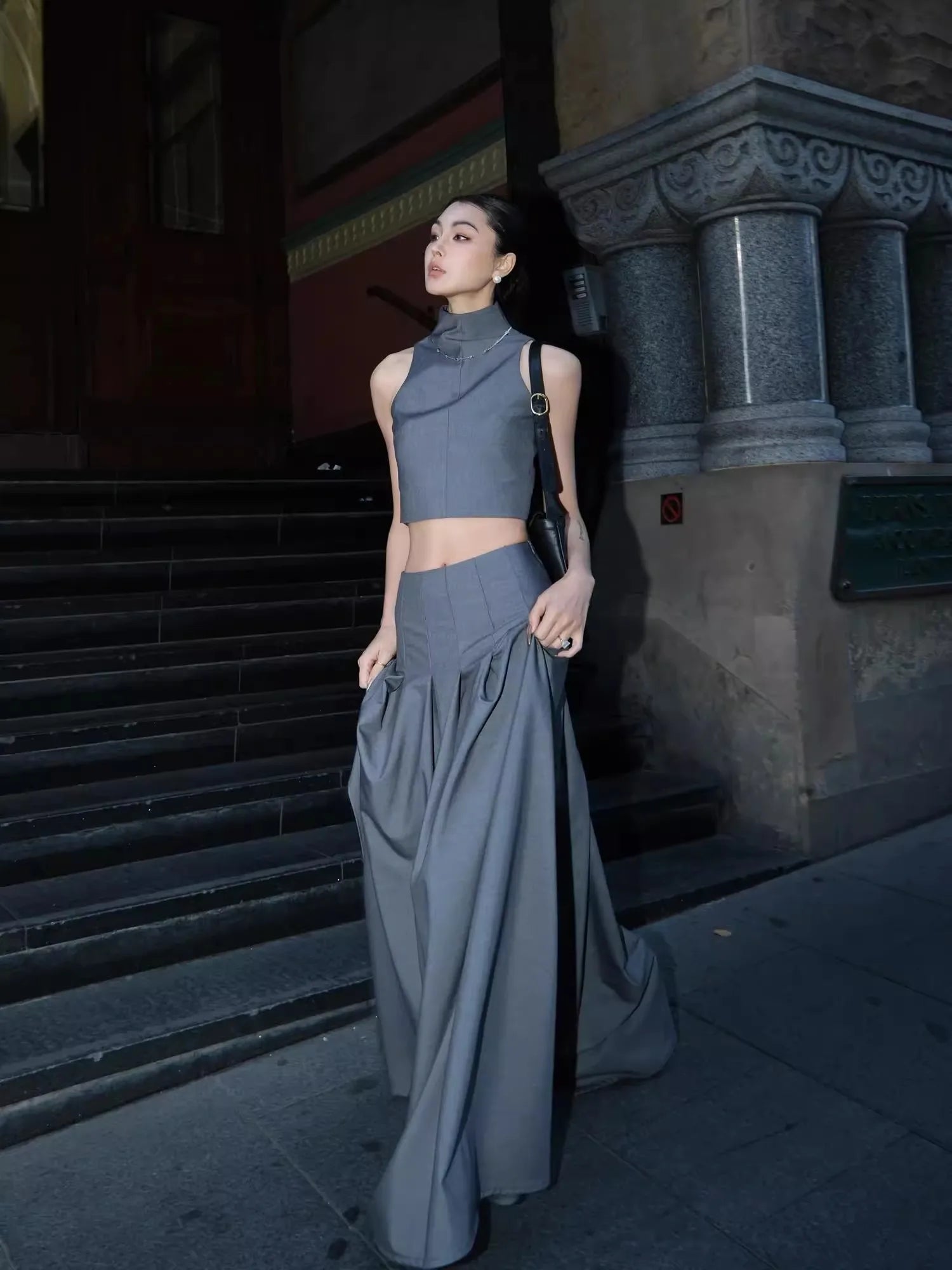 Lautaro Spring Summer Sexy Stylish Grey Cropped Tank Top Women Stand Collar Elegant Chic Luxury Designer Sleeveless Clothes 2025 Grey