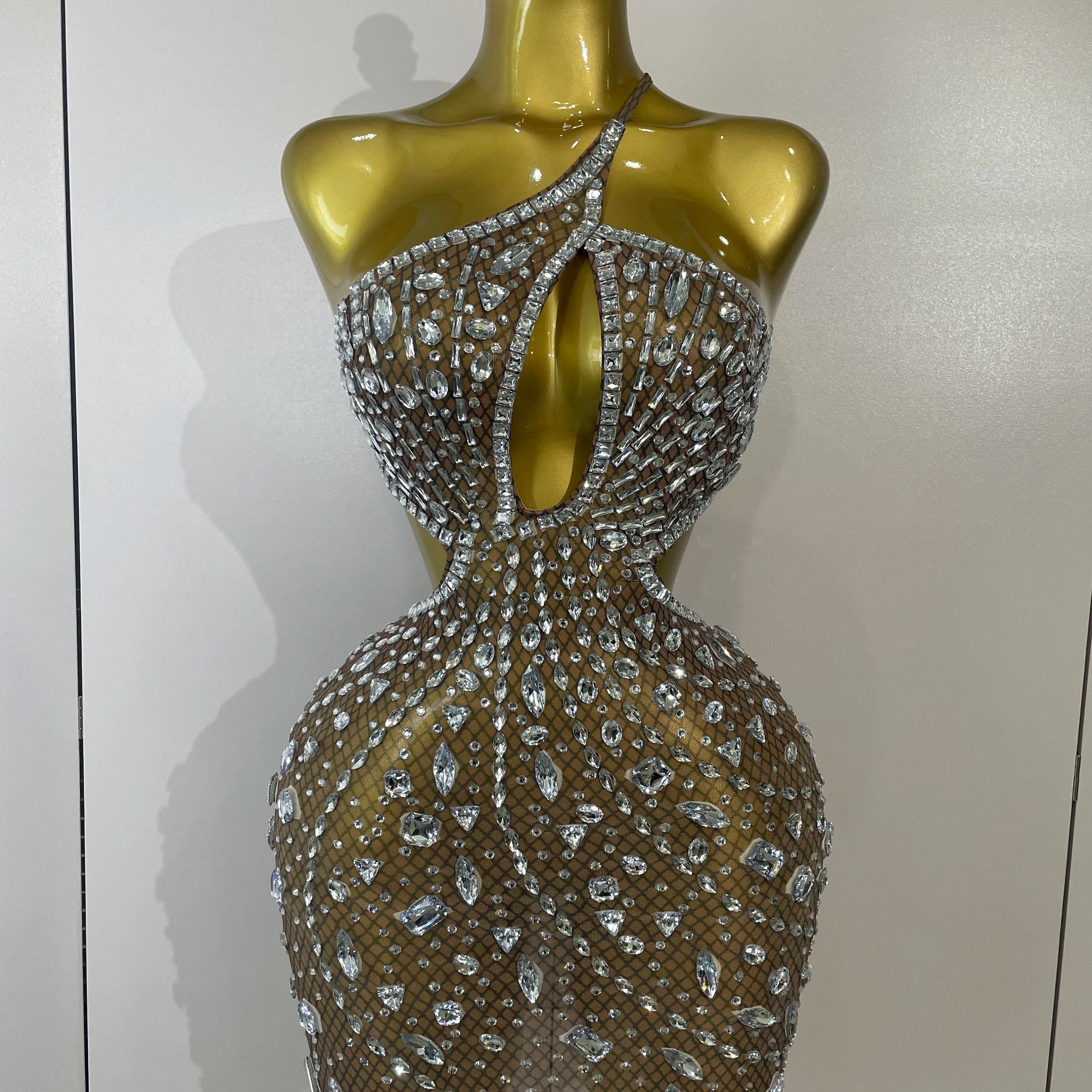 Stock Women Sparkly Big Crystal Sexy Off the Shoulder Mesh See Through Mini Dress Nightclub Party Celebrate Birthday Dress Dark Brown