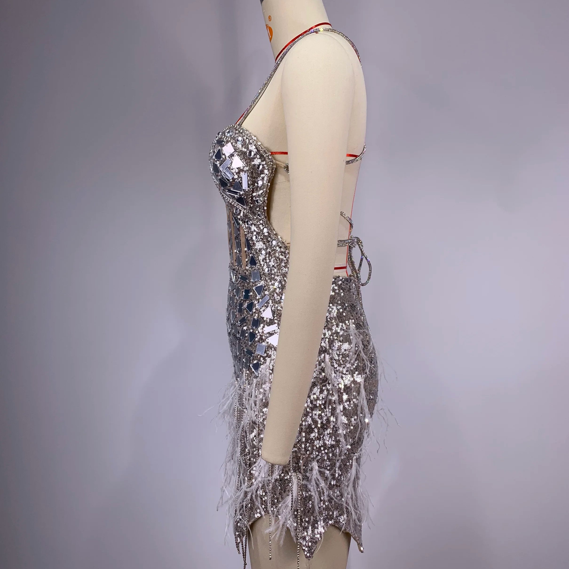 2024 Women Sleeveless Sexy V-Neck Bodycon Mini Dress Feathers Shinning Mirrors Celebrate Birthday Party Outfit