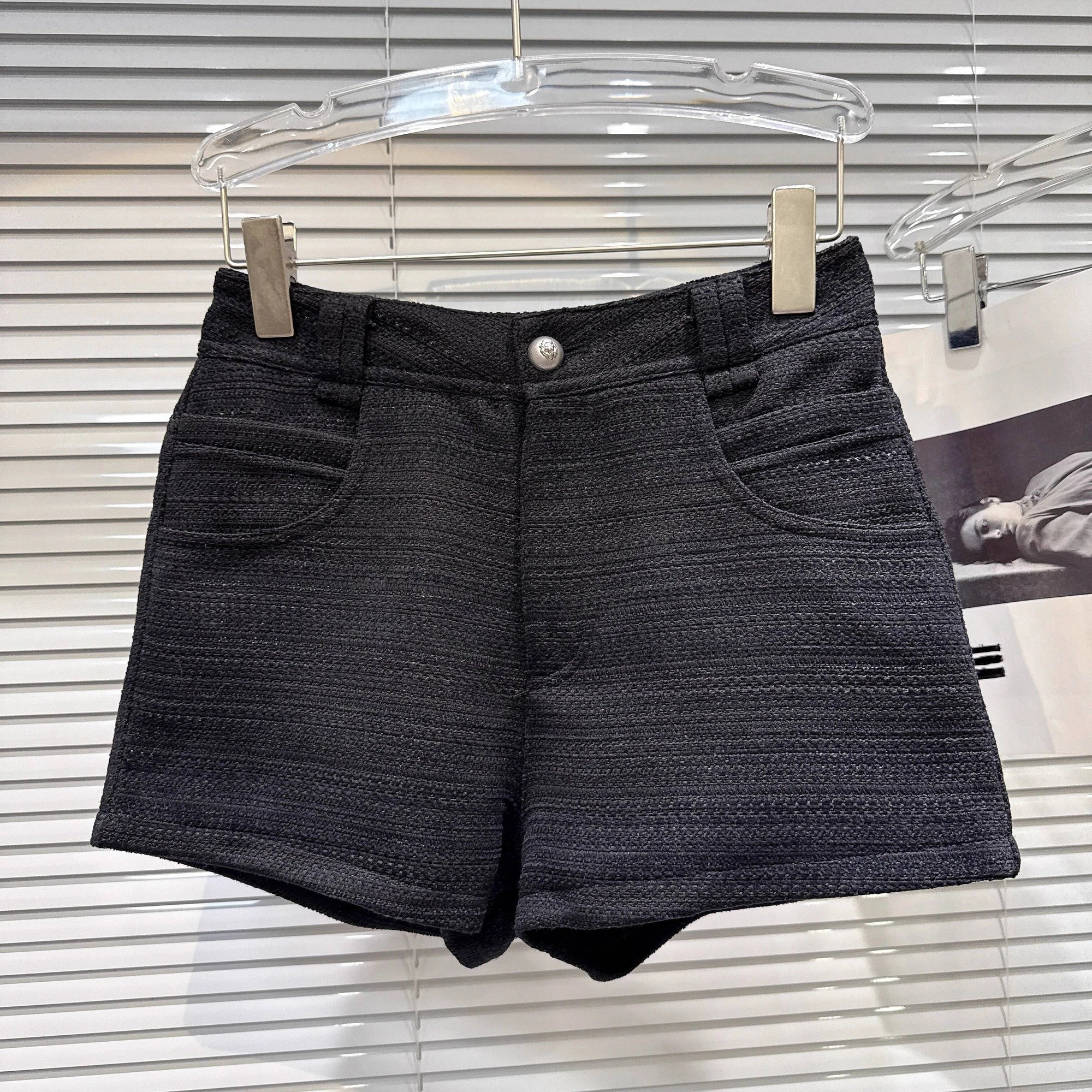 Winter New Sweet Temperament Solid Color Woven Woolen Shorts For Women Casual Solid Color Boot Short Pants 11A07806 Black