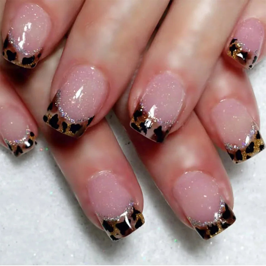 24Pcs Medium Short Square False Nails Glittering Nail Art White Wearable Fake Nail Silver French Full Cover Press on Nail Tips 7