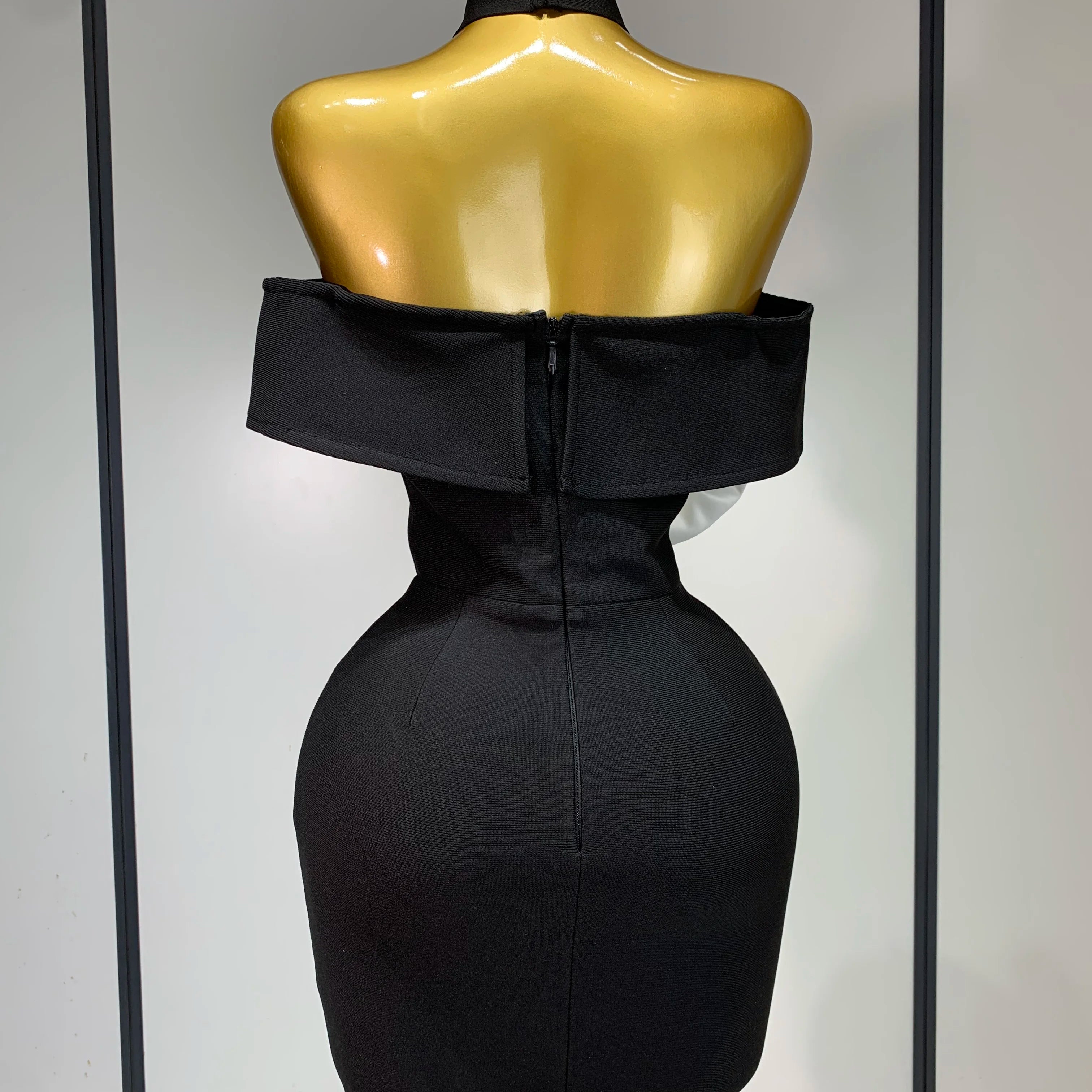 Women Sexy Off Shoulder White Flower Black Mini Bodycon Bandage Dress Luxury 2025 Celebrity Evening Club Elegant Party Gowns