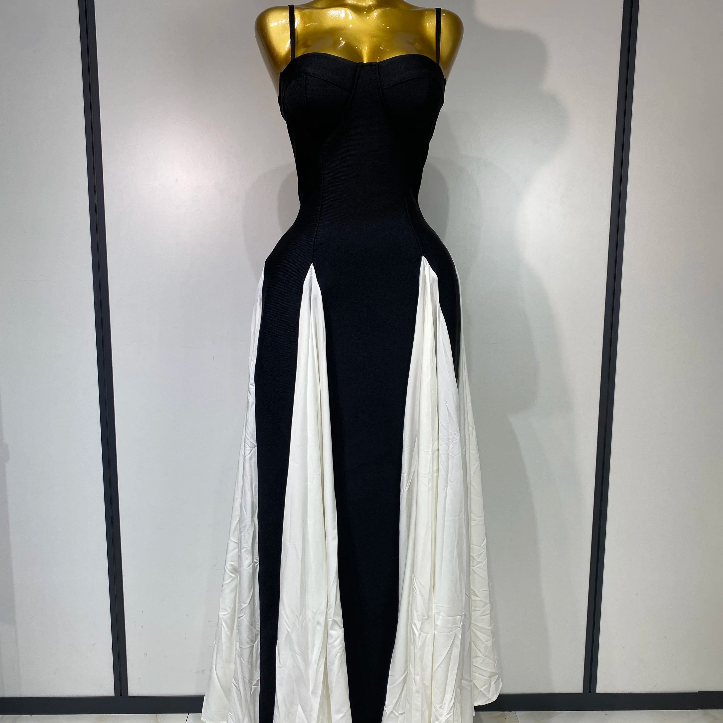 2025 New Women Contrast Color Camisole Long Dress Elegant Sleeveless Backless High Waist Bandage Dress High Street Banquet Gown black