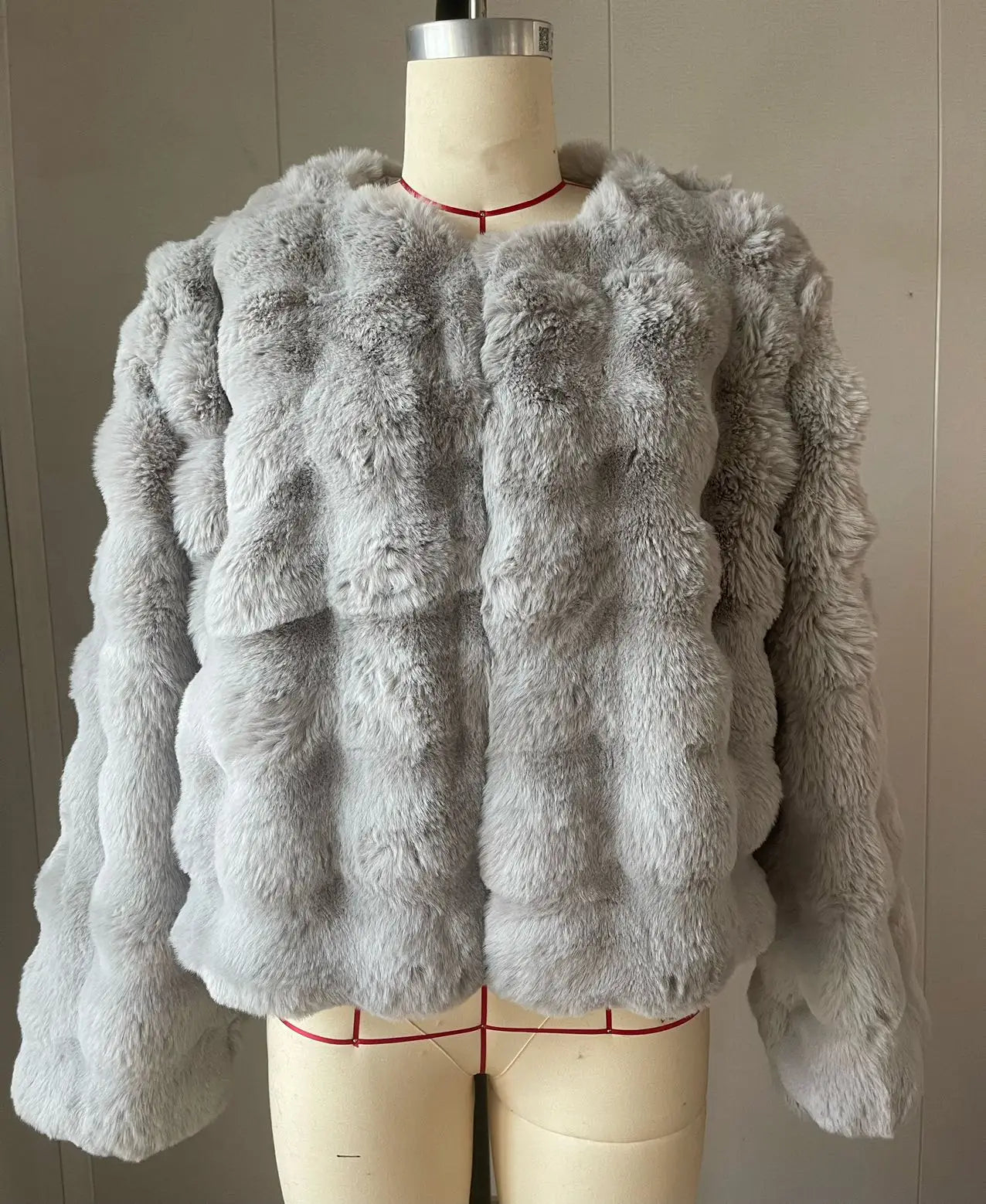 White Fur Coat for Women Autumn and Winter Short Imitation Fur Plush Collarless Top Short Top Warm Light Grey