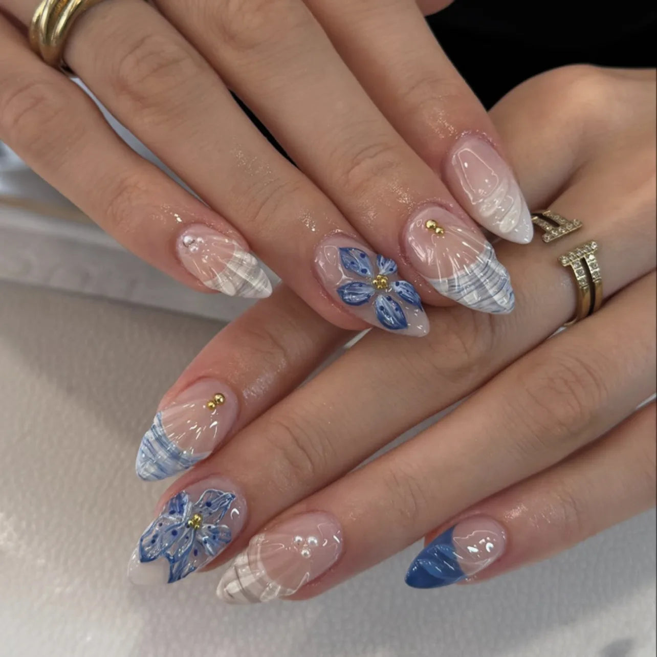 24pcs Blue Ocean Fake Nails Beach Shells Pearl Diamond Design False Nail Tips Korean Sweet Girls Wearable Almond Press on Nails 8
