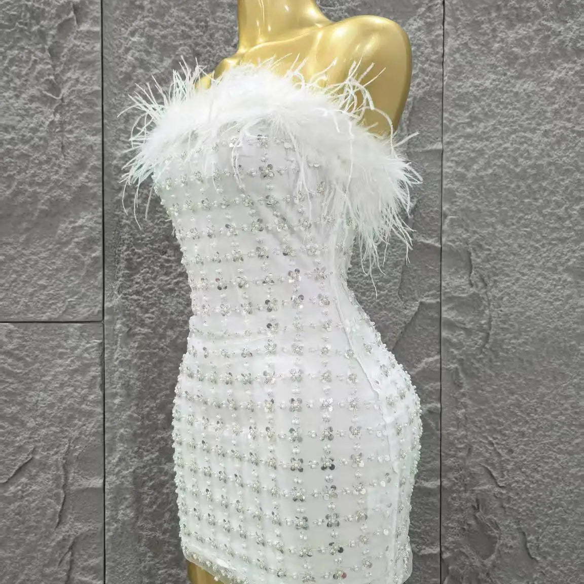 White Color Women Sexy Strapless Feathers Bodycon Mini Dress Celebrate Fashion Nightclub Party Birthday Outfit Vestido