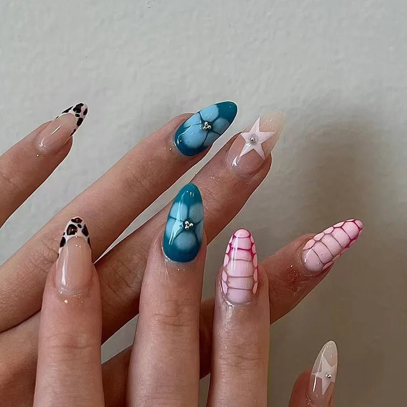 24Pcs Blue French Fake Nails Short Almond Nails Set Press on Wearable Wave Line Golden Star Design False Nails Manicure Tips 1064