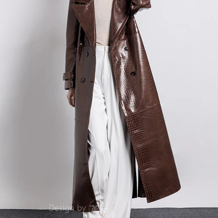 Lautaro Spring Autumn Long Shiny Reflective Crocodile Print Patent Faux Leather Trench Coat for Women Luxury Designer Clothes