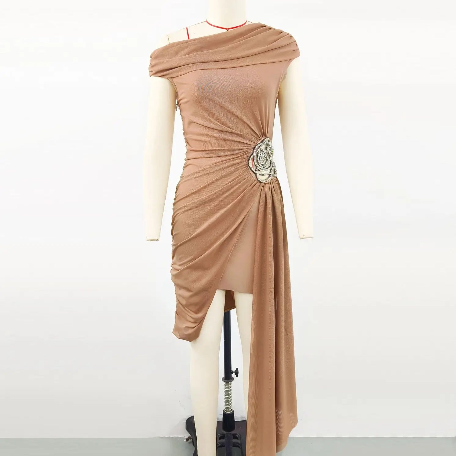 Black White Women Sexy Spandex Waist Diamond Bodycon Draped Mini Dress Nightclub Party Celebrate Cocktail Fashion Dress Brown