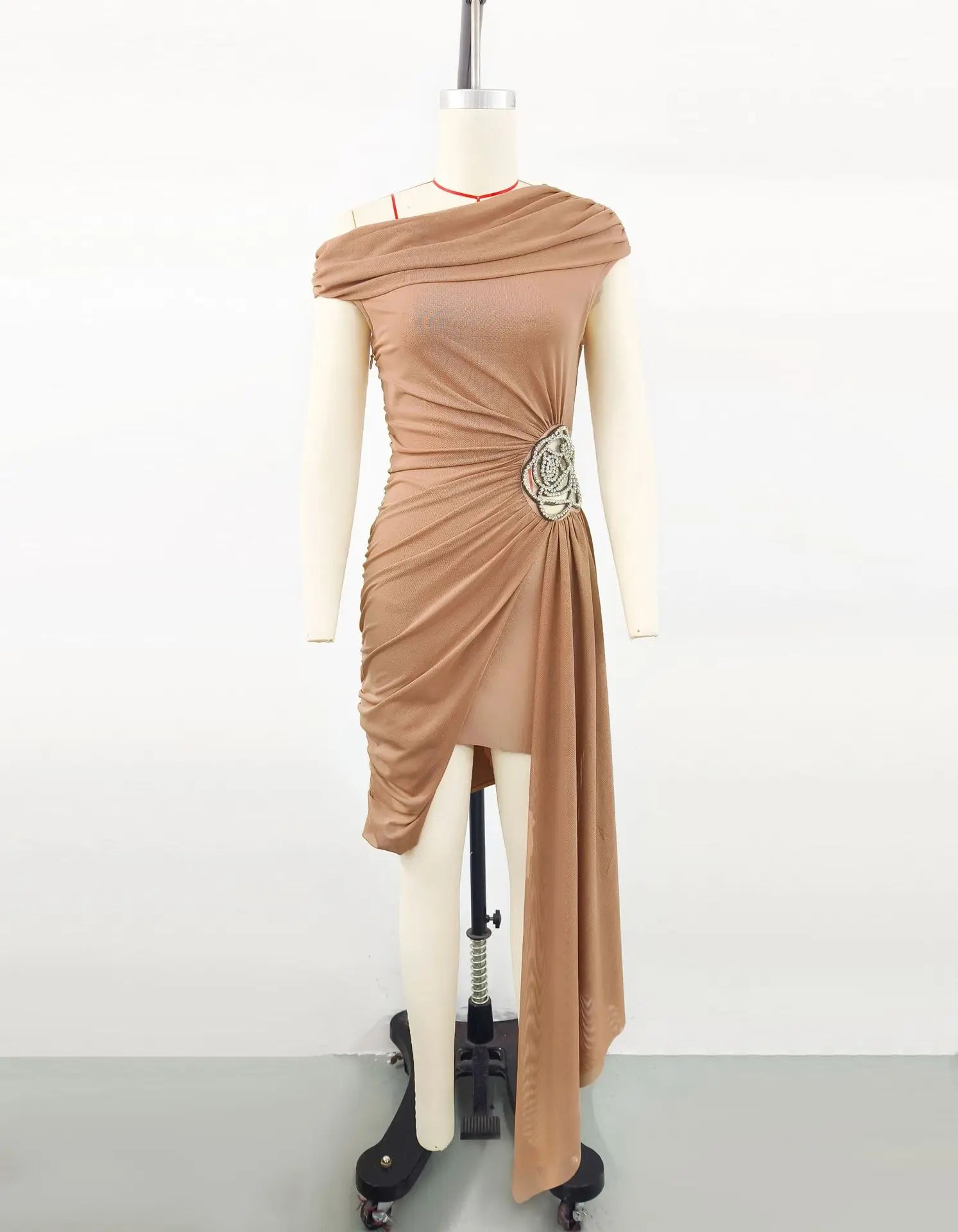 Black White Women Sexy Spandex Waist Diamond Bodycon Draped Mini Dress Nightclub Party Celebrate Cocktail Fashion Dress Brown