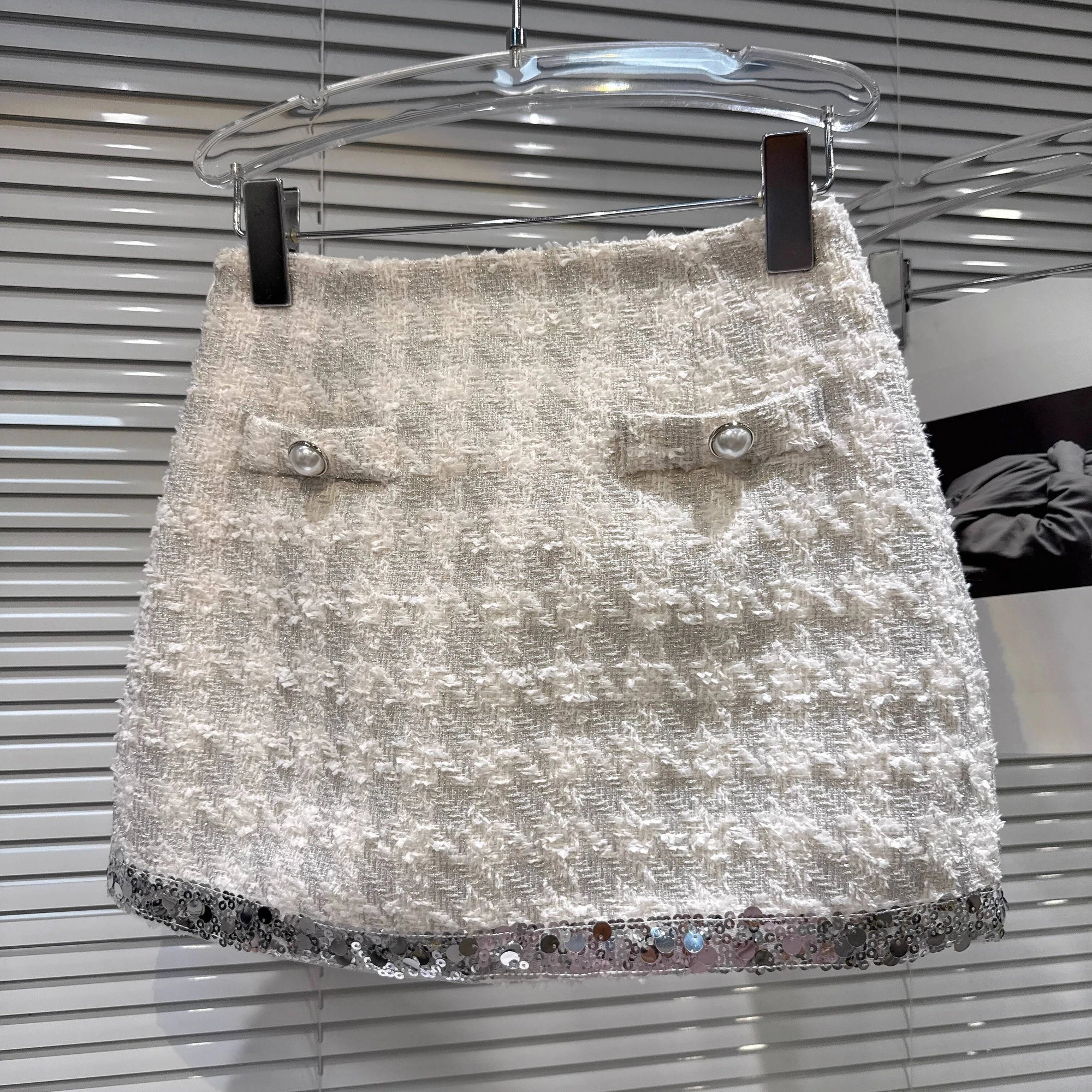 Winter New Fashion Style Sequin Edge Plaid Tweed Short Skirt For Women High Waist Wrapped Hip A-line Skirts 11A07804 Light Gray