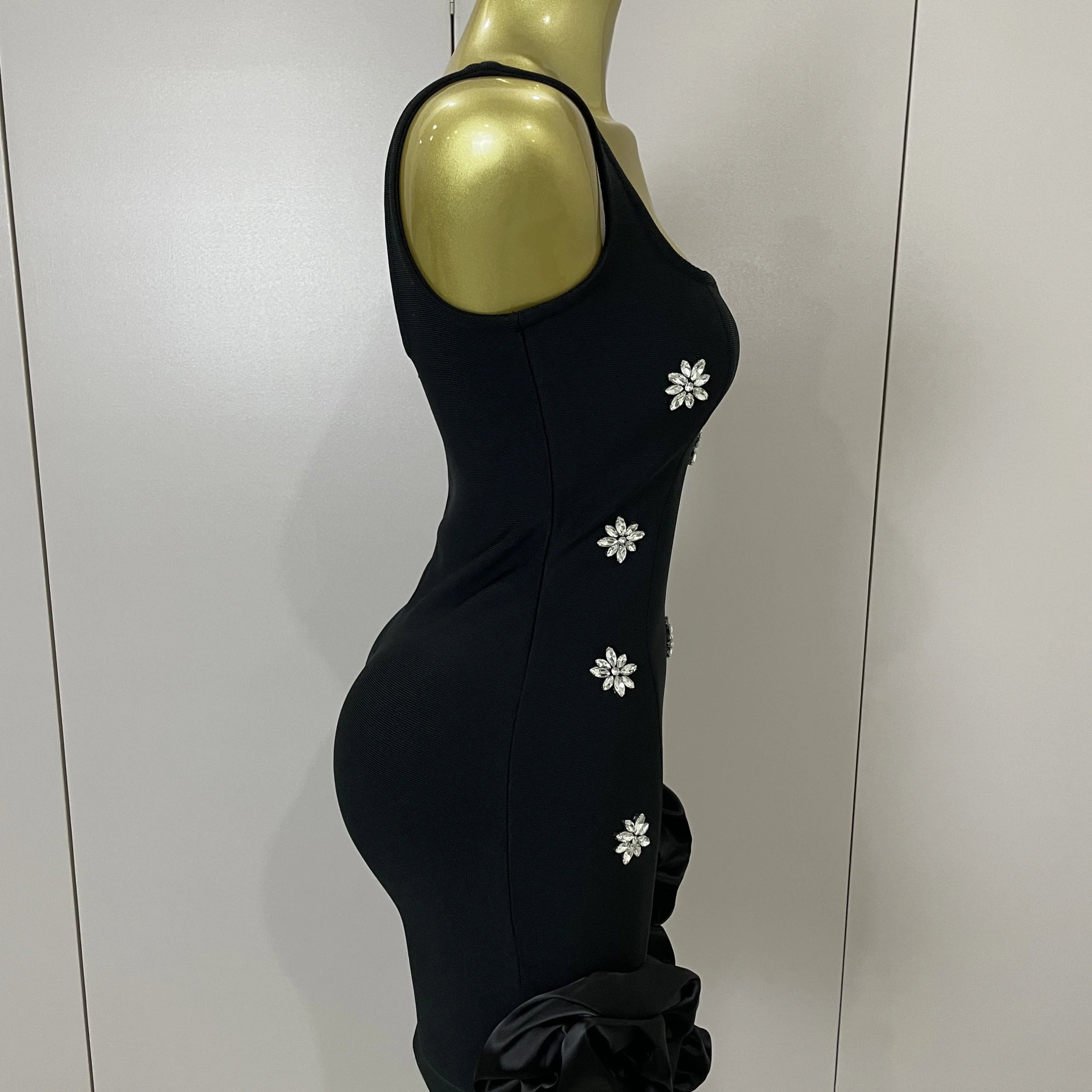 2025 New STyle Shining Crystal Women Sleeveless Bodycon Mini Bandage Dress Elegant Ruffles Cute Birthday Party Celebrate Dress