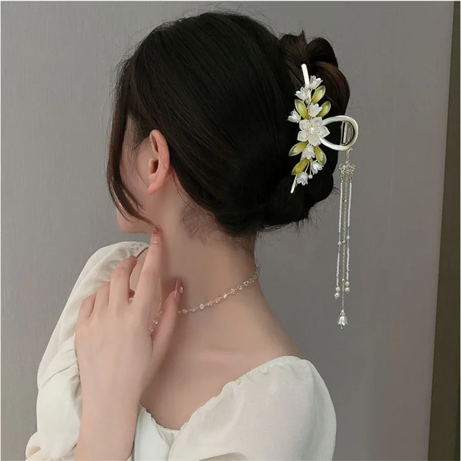 New Fashion pearl crystal flower Metal Hair Claw Clips Simple Non Slip Gold retro Barrettes Hair Jaws For Women Girls Daily gift