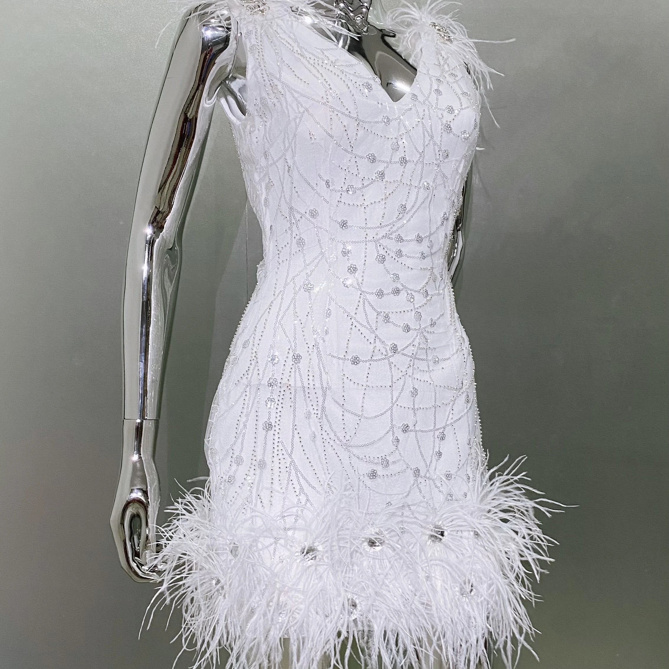 White Color Women Sleeveless Sexy V-Neck Bodycon Mini Dress Feathers Sequins Celebrate Evening Party Birthday Dress