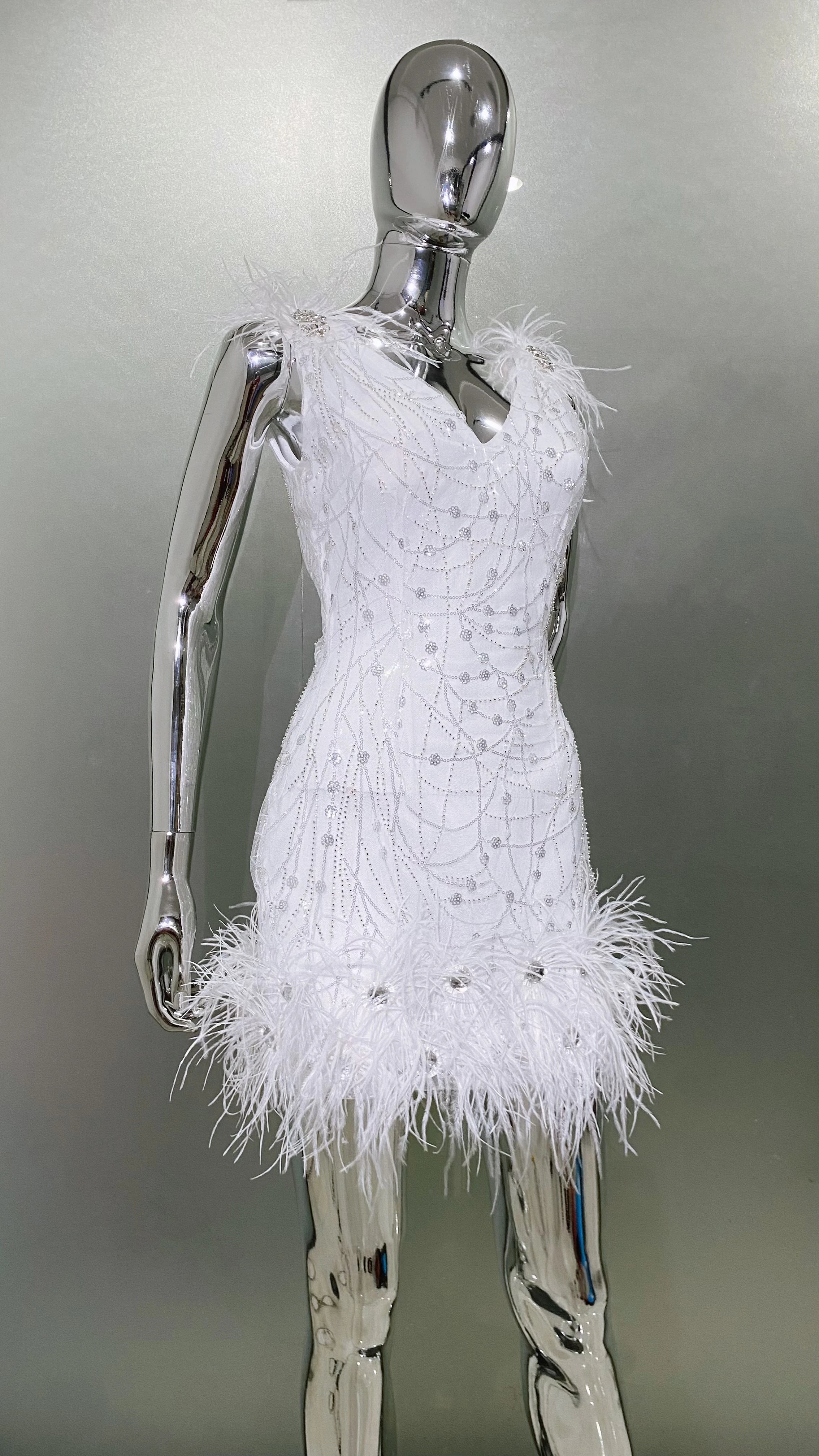 White Color Women Sleeveless Sexy V-Neck Bodycon Mini Dress Feathers Sequins Celebrate Evening Party Birthday Dress