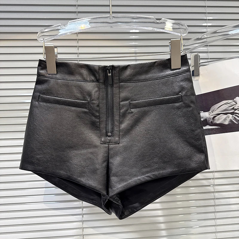 Winter New Fashion Metal Zipper Design PU Leather Shorts For Women Solid Color Wide-leg Short Pants Female 11A07469 Black