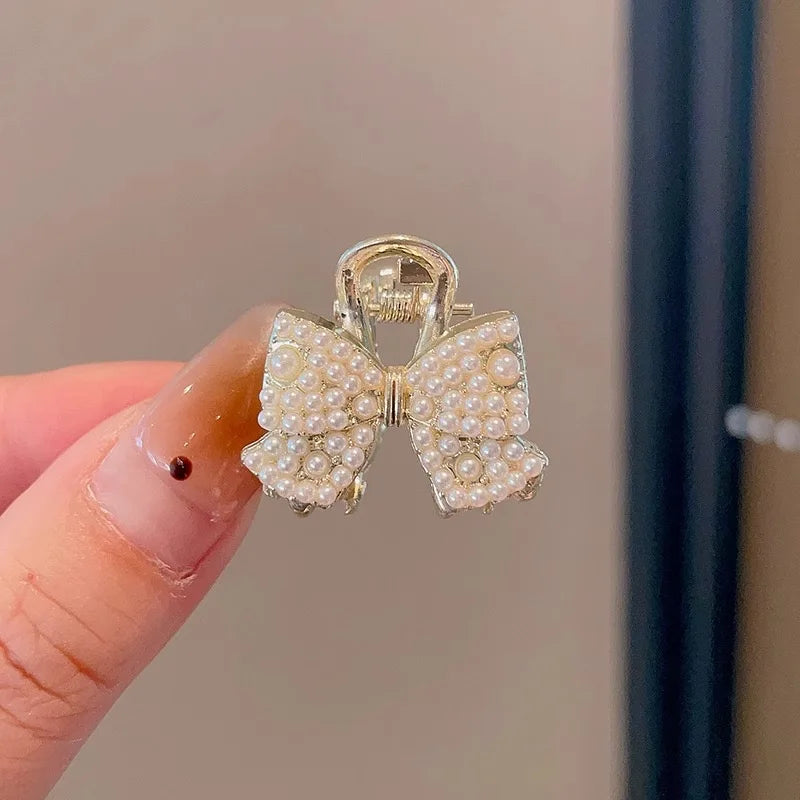 Mini Pearl Hair Claws Clips for Women Elegant Rhinestone Headwear Hairpins Hair Crab Barrettes Hair Accessories for Women d One Size