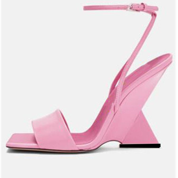 Summer New High Heels Thick Sole Thick Heel Lacquer Leather Shallow Mouth Pointed Fashion Sexy Women's Oversized Shoes S51 Pink