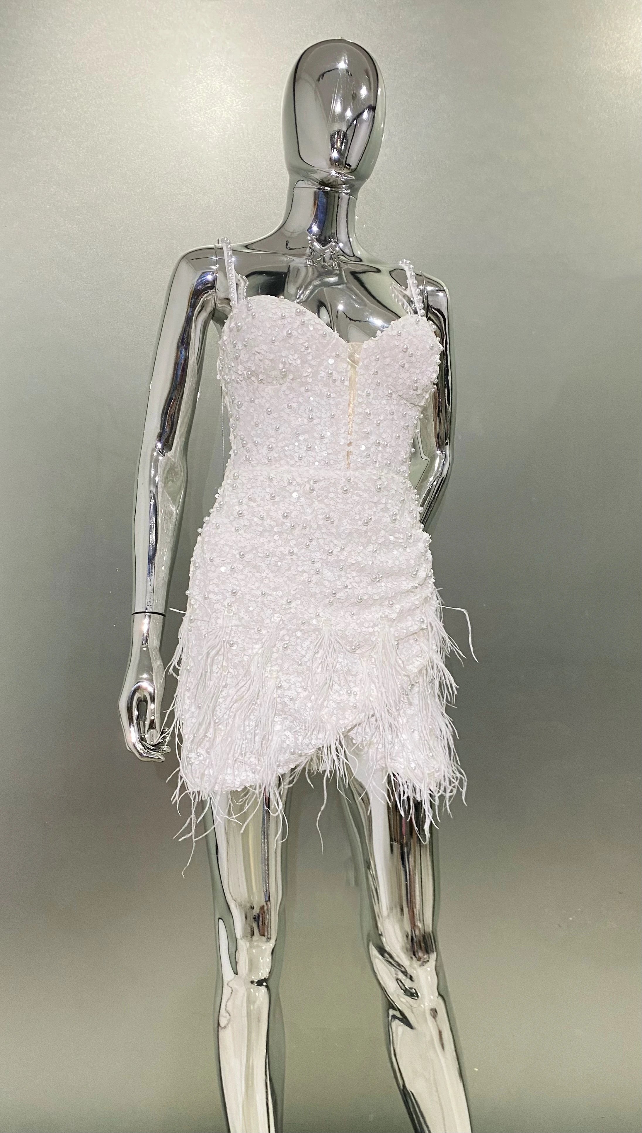 White Women Sleeveless Sexy V-Neck Pearl Beading Feathers Bodycon Mini Dress Celebrate Fashion Birthday Evening Party Dress