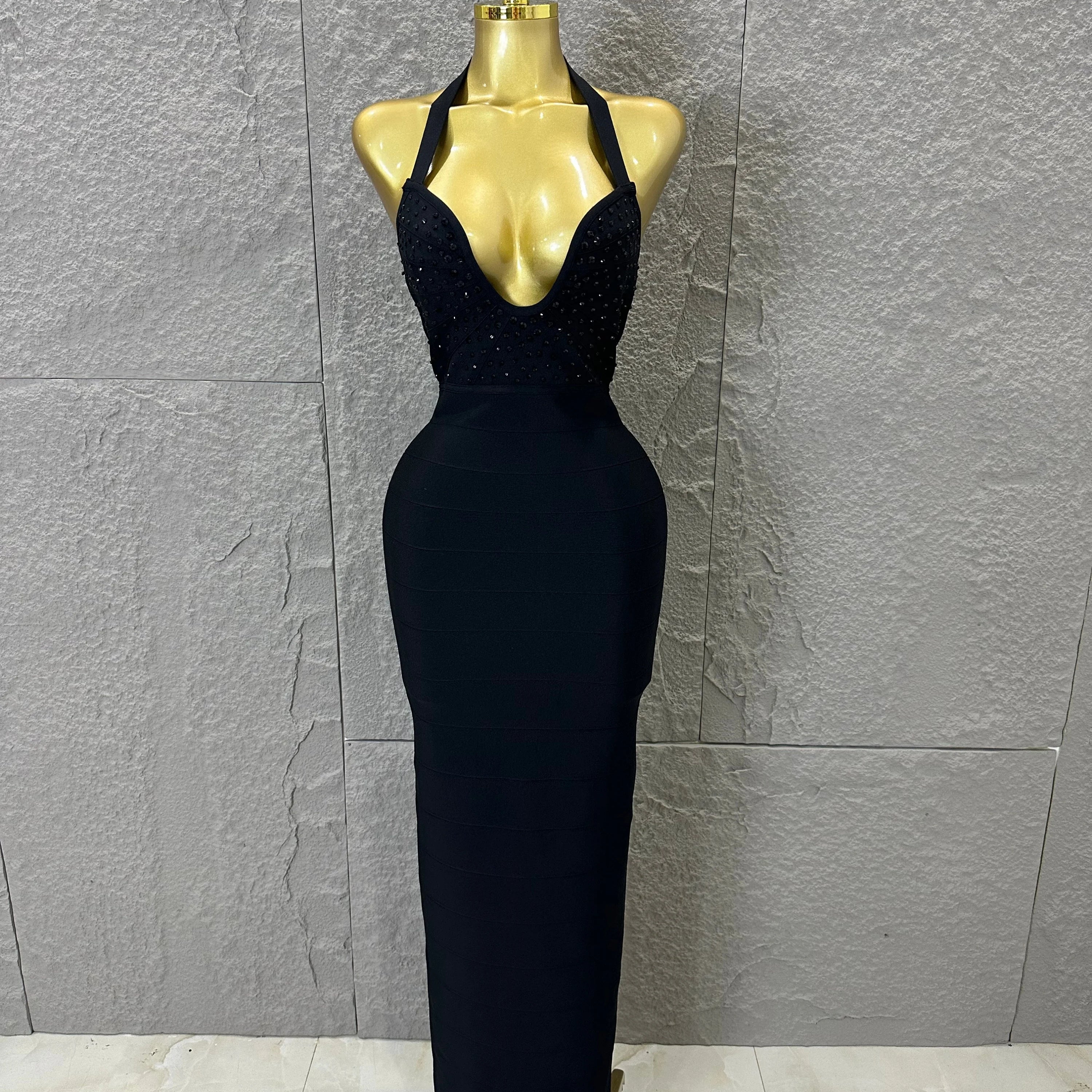 Elegant Black Plunge Halter Neck Dress Sparkle Beaded Top Fitted Mermaid Floor Length Evening Banquet Formal Dinner Event Outfit black