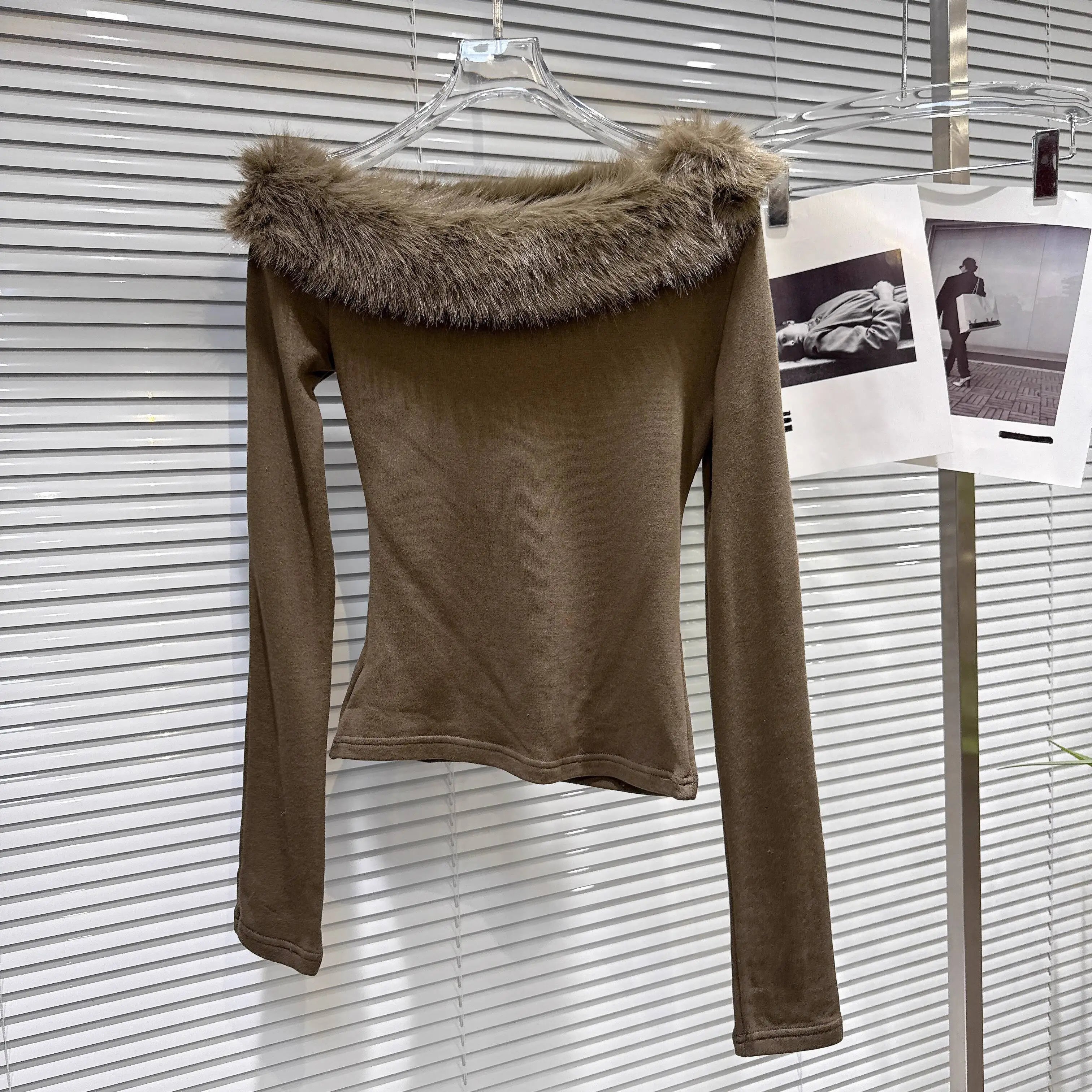 Winter New Fashionable Furry Collar Off-shoulder Long Sleeve T-shirt For Women Slim Fit Versatile Tops Female 11A07947 Army Green One Size