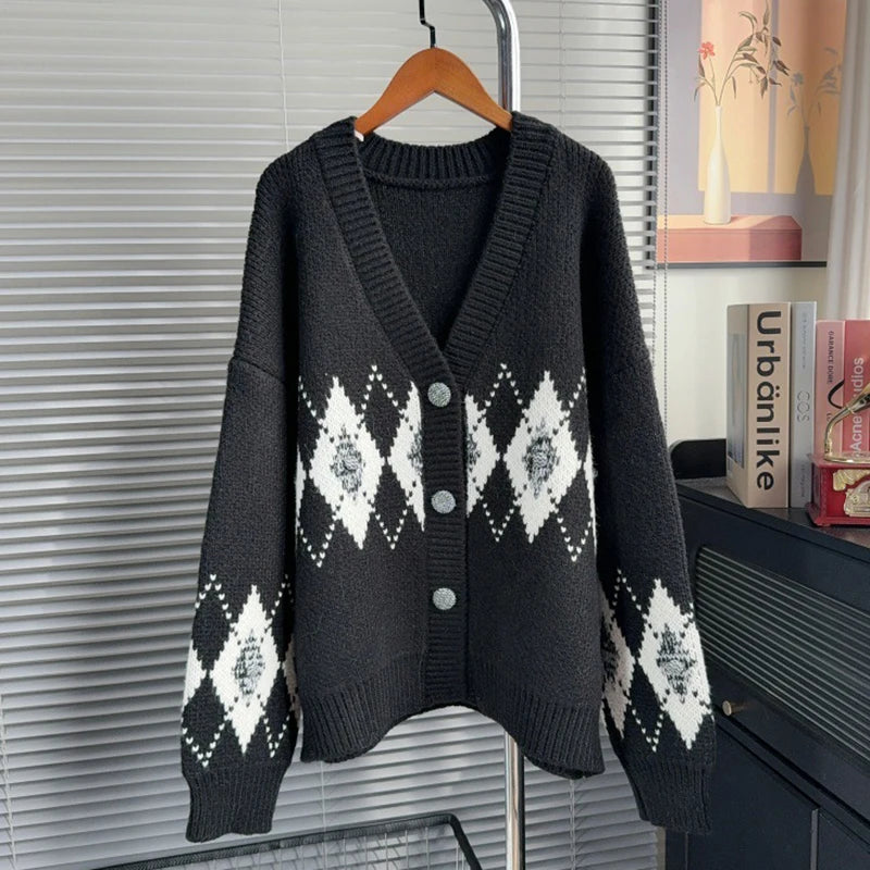 Winter Fashion Contrast Color Jacquard V-Neck Knitted Cardigan For Women Loose Lazy Style Soft Sweater Coat 11A07544 Black One Size