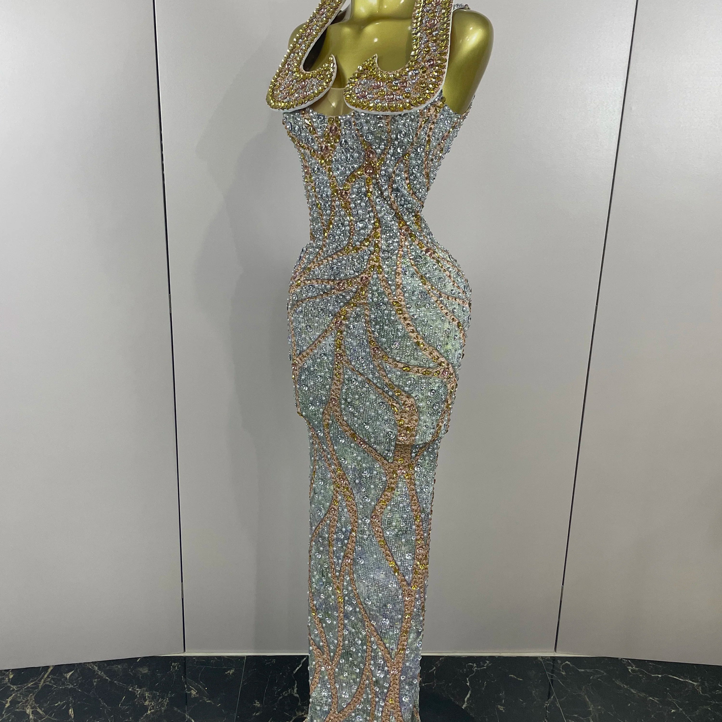 2025 Luxury Crystals Diamonds Slit elegant Sheath Fishtail Dress Women Sexy Evening Party Performance Photoshoot Stage Dress