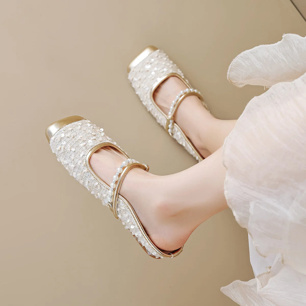 New spring women's outdoor slippers Ladies casual mules Flat shoes Fashionable pearl design Work and party wear 41-43