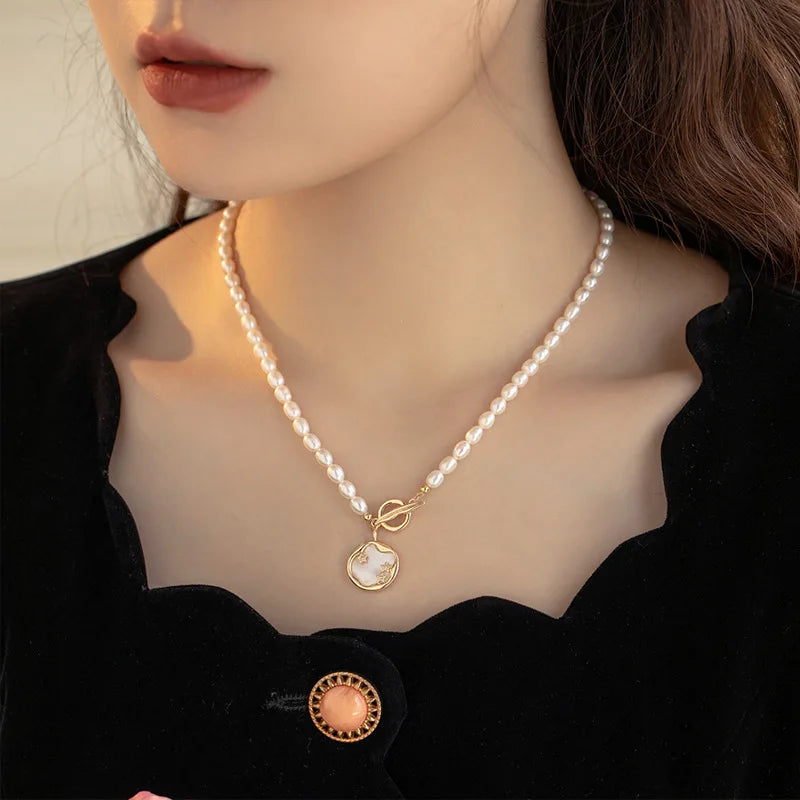 SUYU Women's Light Luxury Freshwater Pearl Necklace Elegant and Fashionable Versatile Xiaomi Grain Pendant Necklace Six