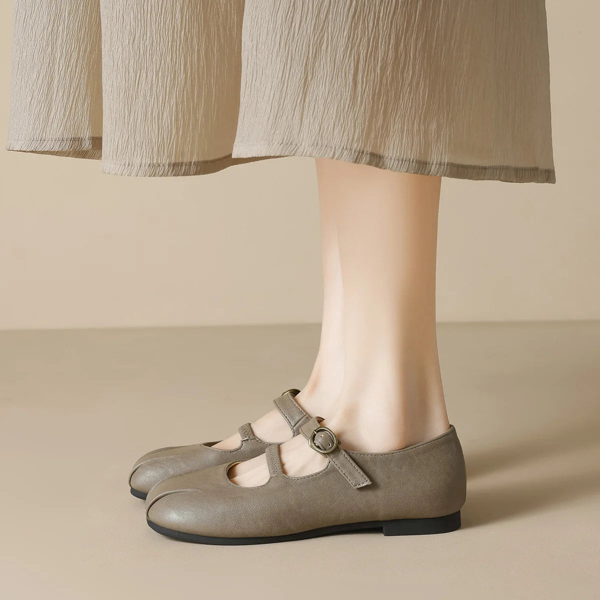 New spring women's outerwear shoes Round toe design Mary Jane shoes Ladies' casual flat shoes Work boat shoes Large sizes 41-43