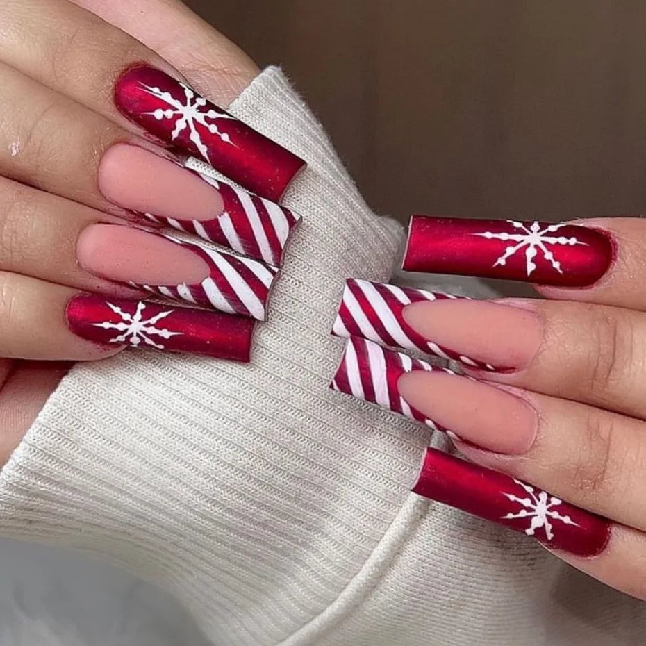 2025 New Christmas Fake Nail Tips Wearable Almond False Nails with Snowflake Flower Print European Xmas New Year Press on Nails 3