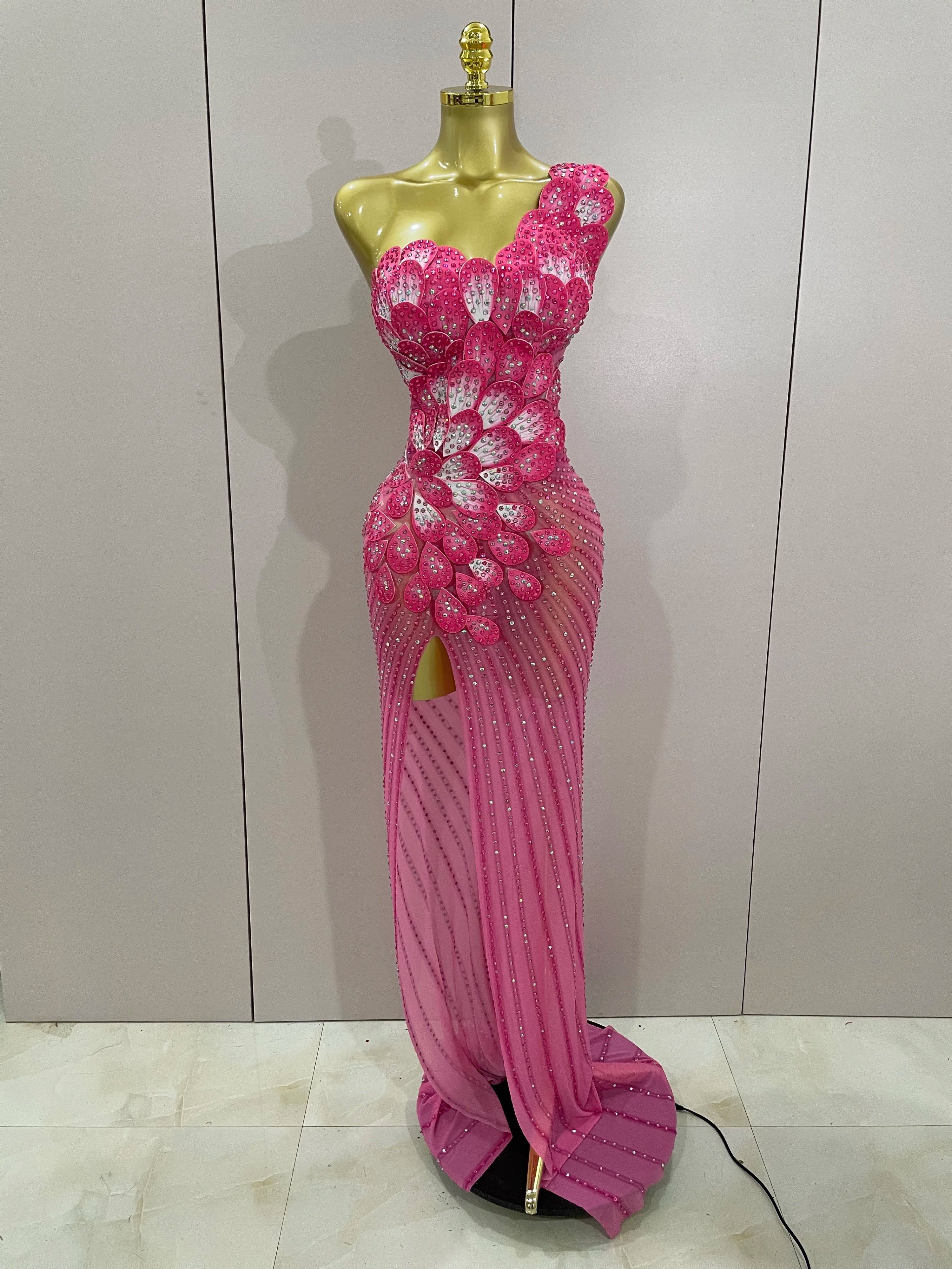 Luxury Shinning Rhinestones Flowers Sexy One Shoulder Bodycon Maxi Long Dress 2025 Women Evening Birthday Party Stage Costume Rose Red