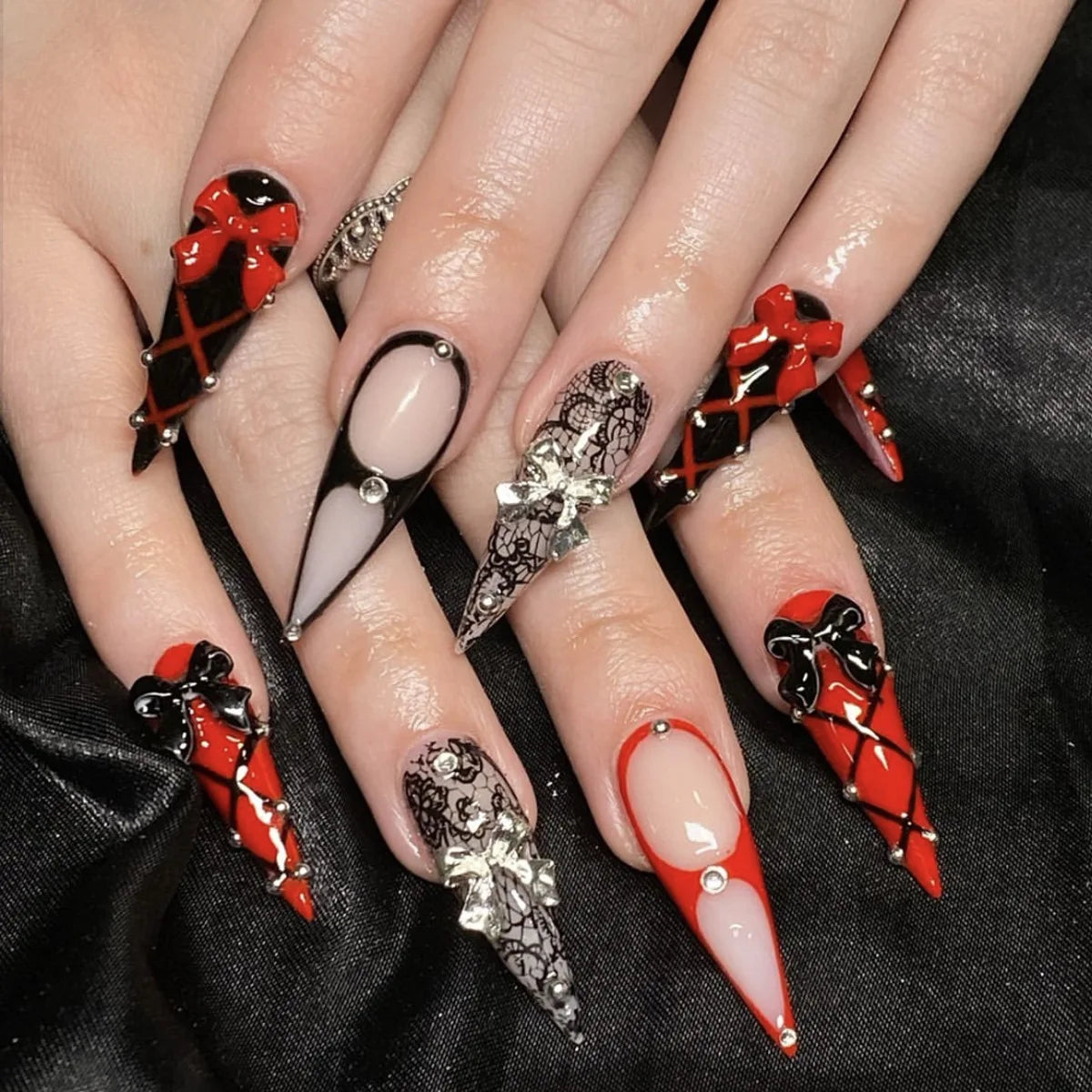24Pc False Nails with Glue Almond Black Red Gradient Design Detachable Rhinestone Acrylic Fake Nail Long Stiletto Press on Nails 51