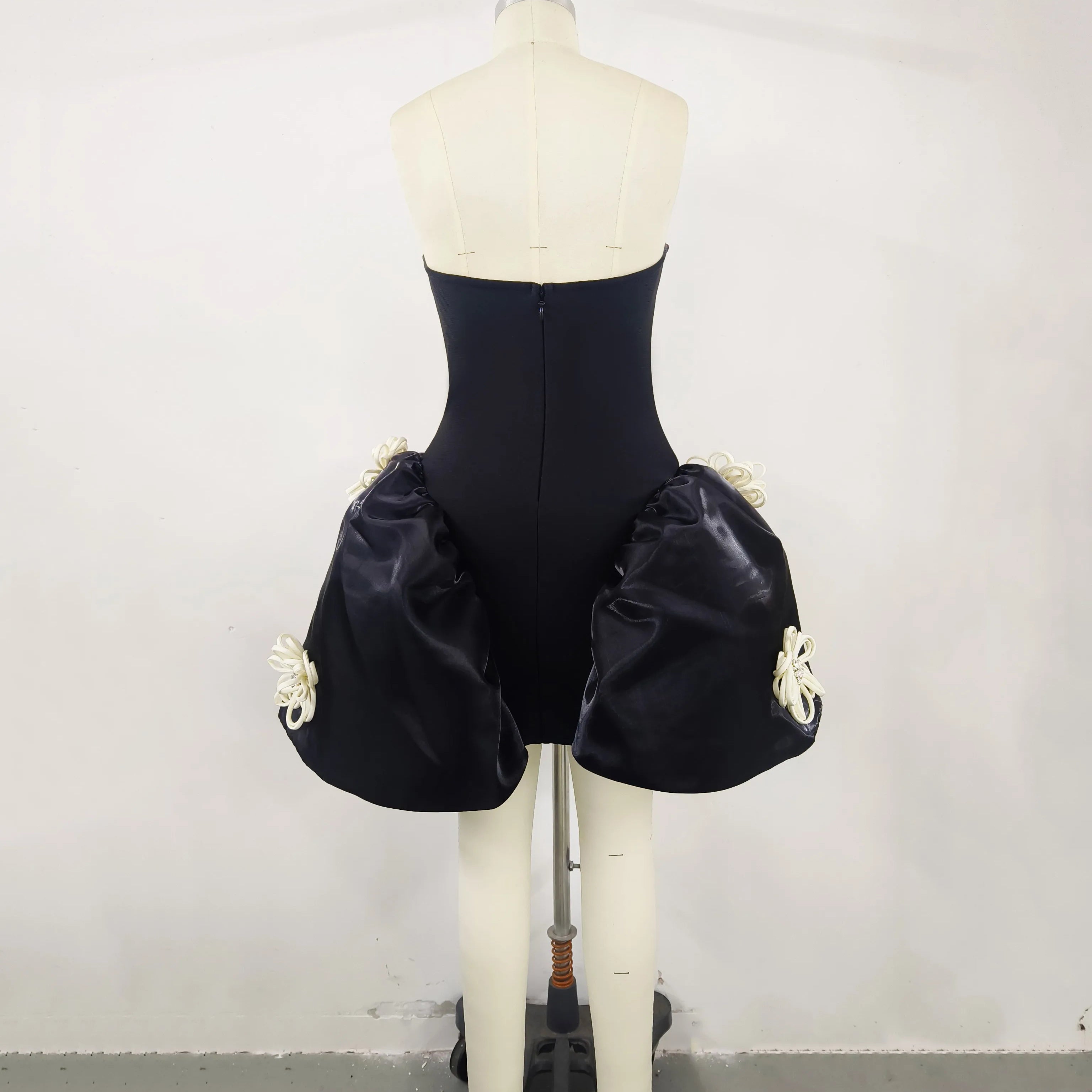 Black Color Women Sexy Strapless Florals Ball Gown Mini Bandage Dress Fashion Birthday Party Celebrate Evening Dress Vestido