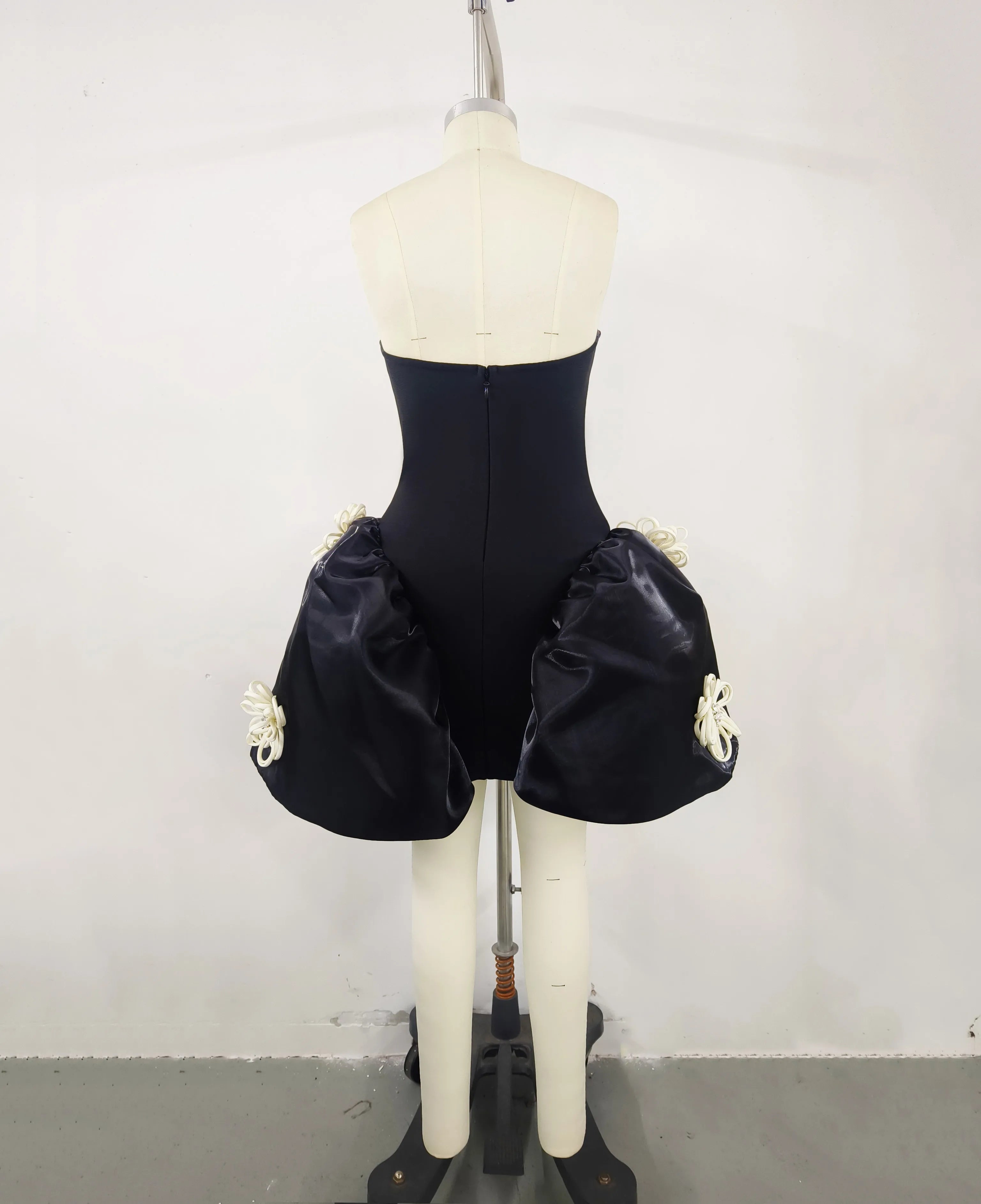 Black Color Women Sexy Strapless Florals Ball Gown Mini Bandage Dress Fashion Birthday Party Celebrate Evening Dress Vestido