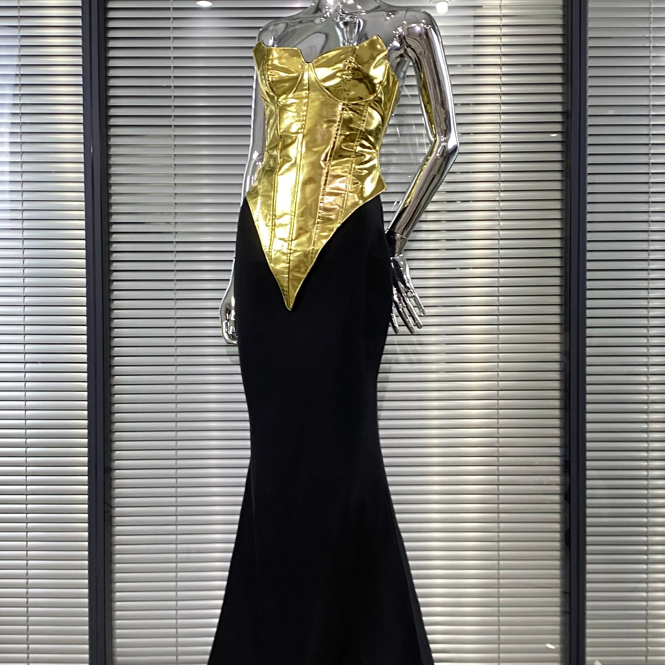 2025 Fashion Glod PU Woman Set Strapless Tops And Package Hips Balck Skirt 2 Pieces Evening Party Outfit Performance costume