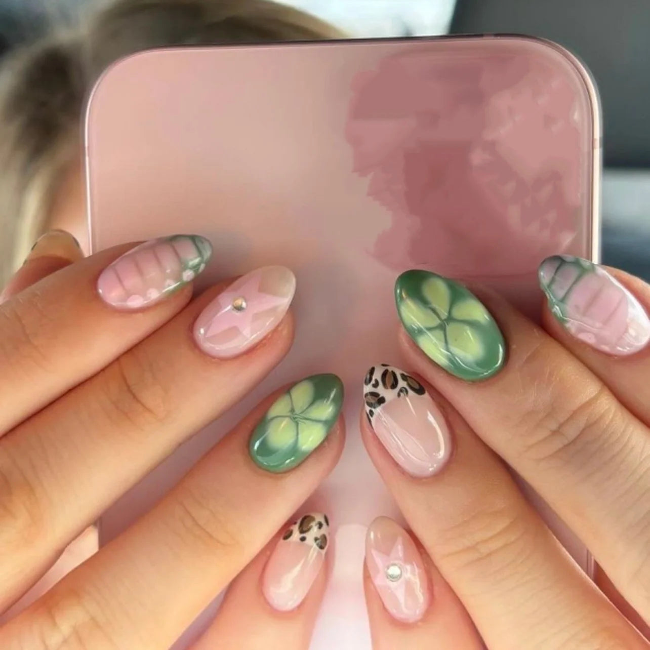 24Pcs Short Almond Press on False Nails French Black Stripe Polka Dot Fake Nails with Star Pearl Reusable Full Cover Nails Tips JP3837