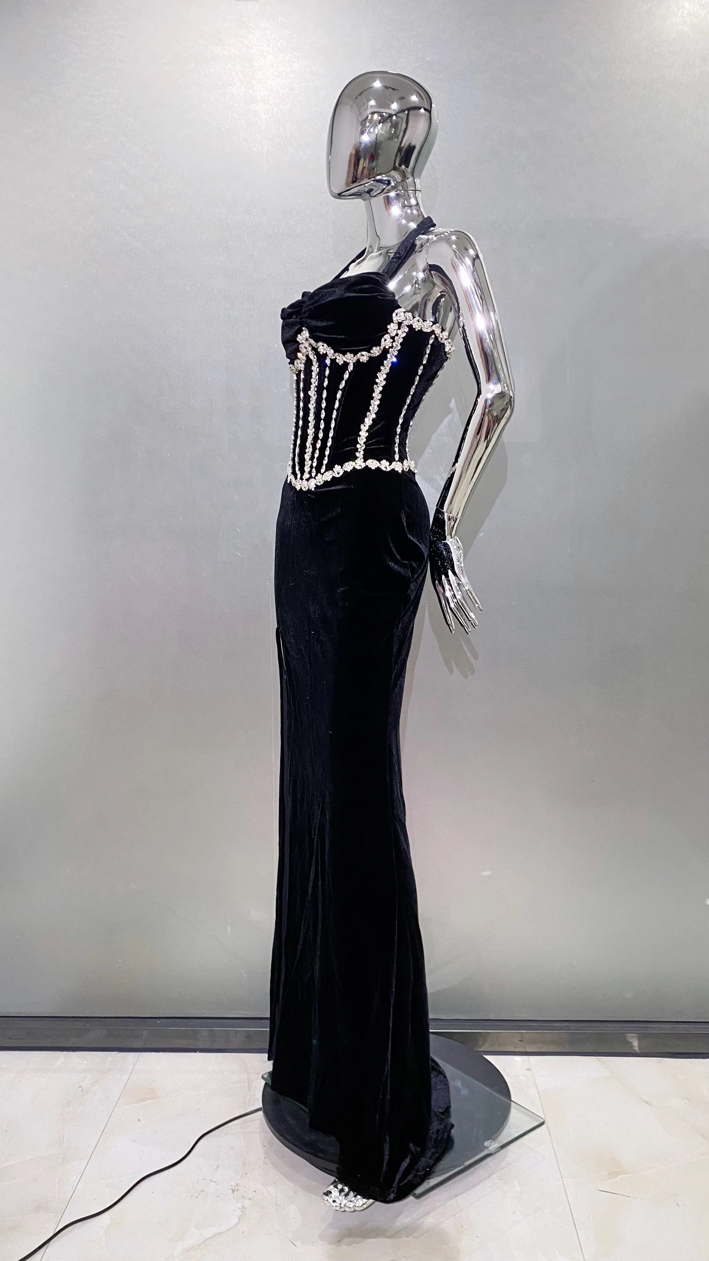 2025 Luxury Shining Diamond Halter Black Velvet floor Lenght Evening Dress Celebrity Birthday Party Outfit Performance Costume