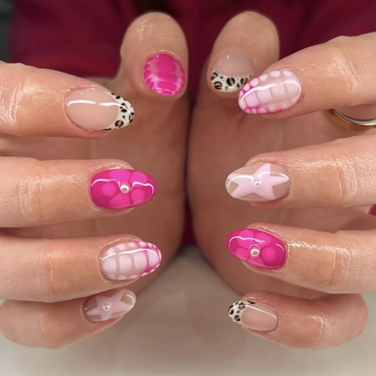 24pcs Leopard Print French Press on Nails Y2k Star Crocodile Pattern Fake Nail Tips Wearable Spice Girl Short Almond False Nails 1