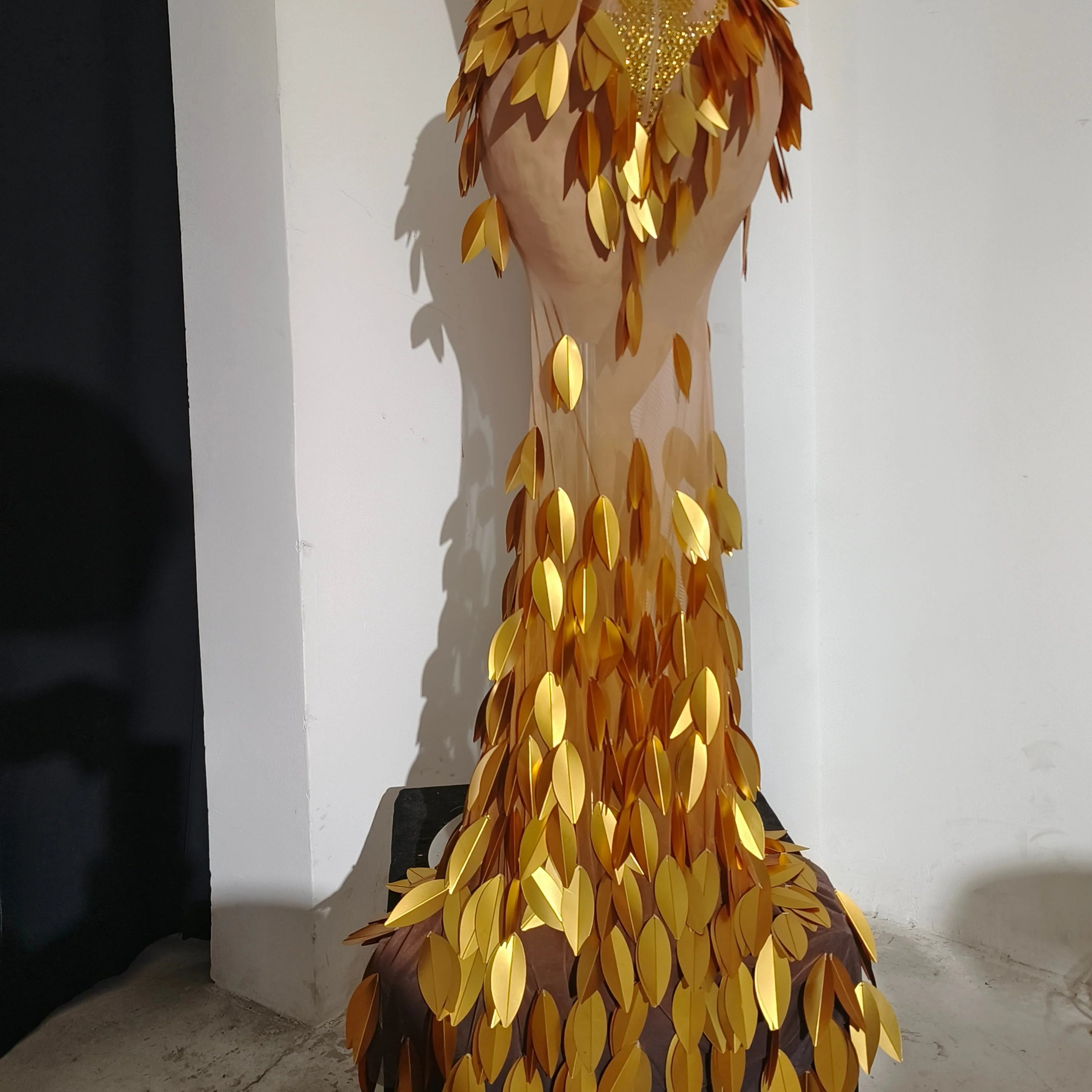 Luxurious Gold Strapless Dress Women Sexy Sheer Mesh Full Crystal Beaded Leaf Form-Fitting Mermaid Formal Event Party Costume