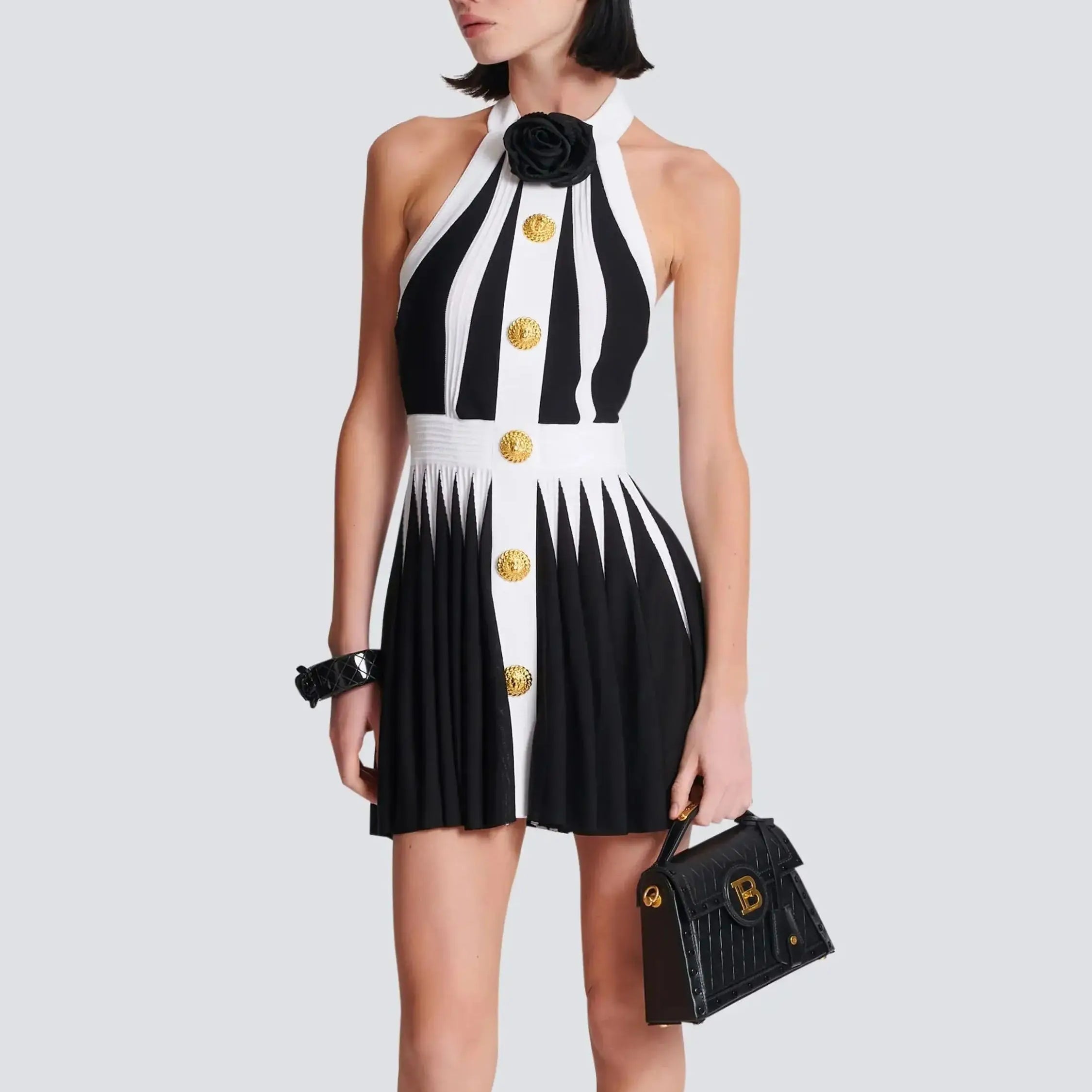 2022 New Gloden Buttons Flower Halter Sleeveless White Patchwork Black Mini Evening Dress Graceful Woman Evening Party Outfit black