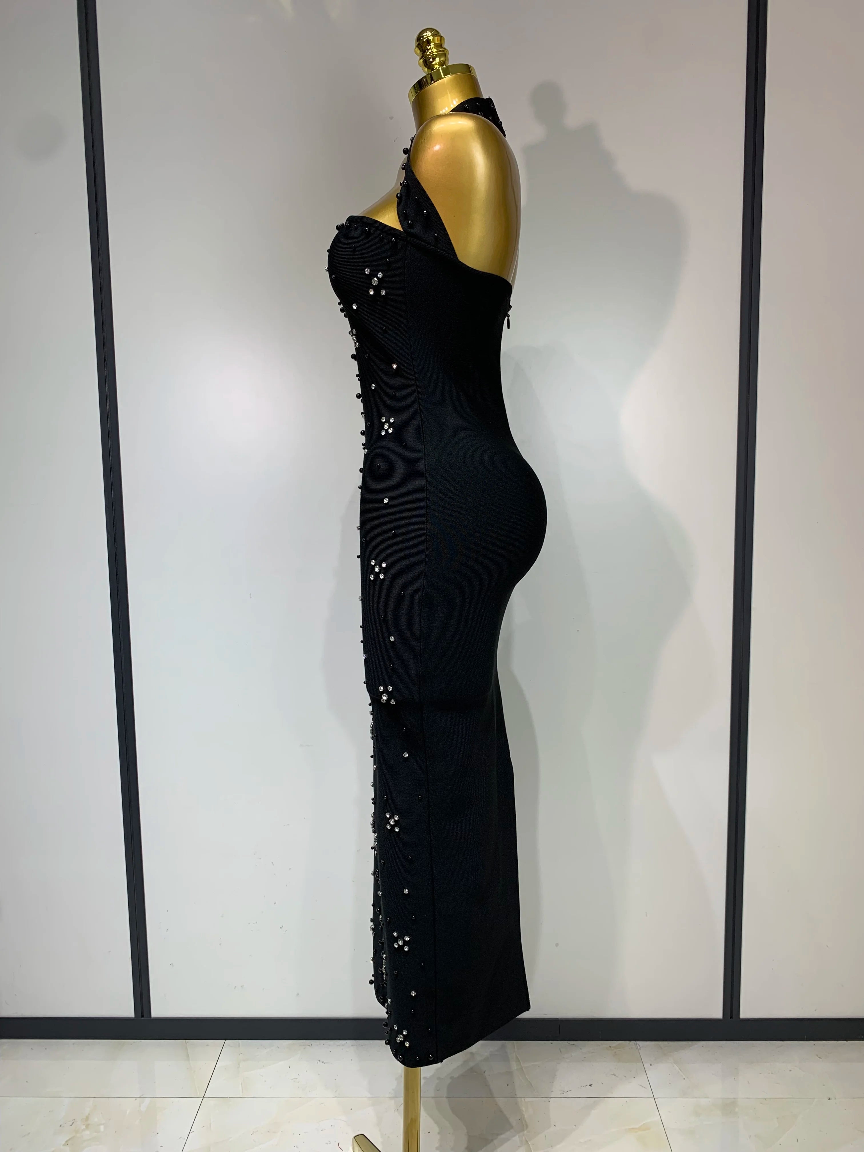 Elegant Sparkly Rhinestone Pearl Halter Backless Bodycon Bandage Long Dress 2025 Women Luxury Birthday Evening Party Gowns