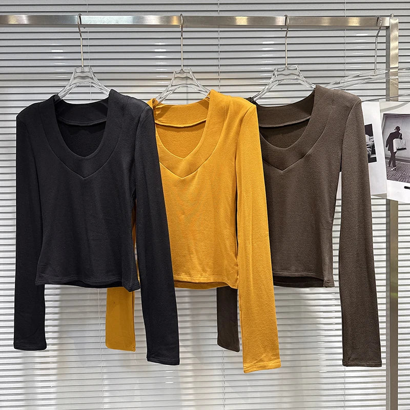 Winter New Fashion V-Neck Simple Design Shoulder Pad Long Sleeve Base T-Shirt For Women Solid Color Top 11A07711