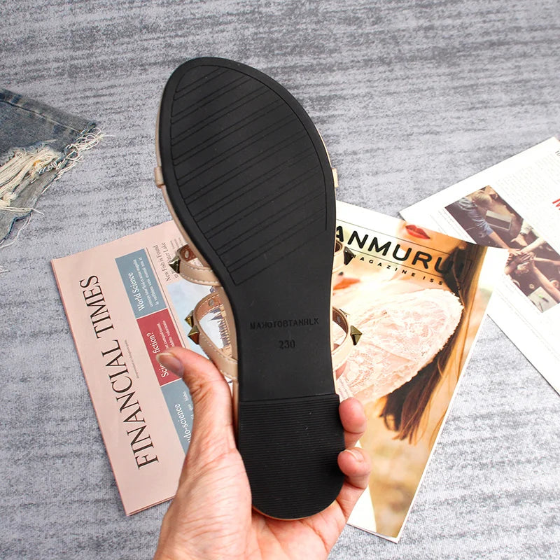 2023 summer women's sandals ladies casual slippers flat shoes simple style Fashion rivet design walking and shopping Large size